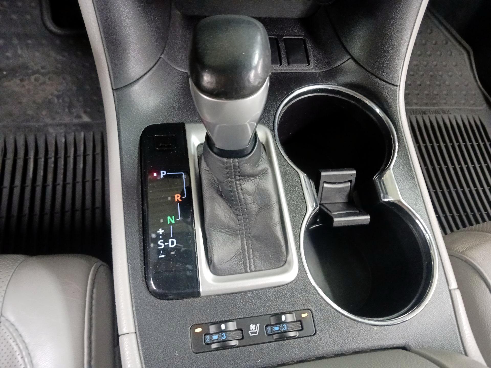 Thumbnail: 2016 Toyota Highlander - 15