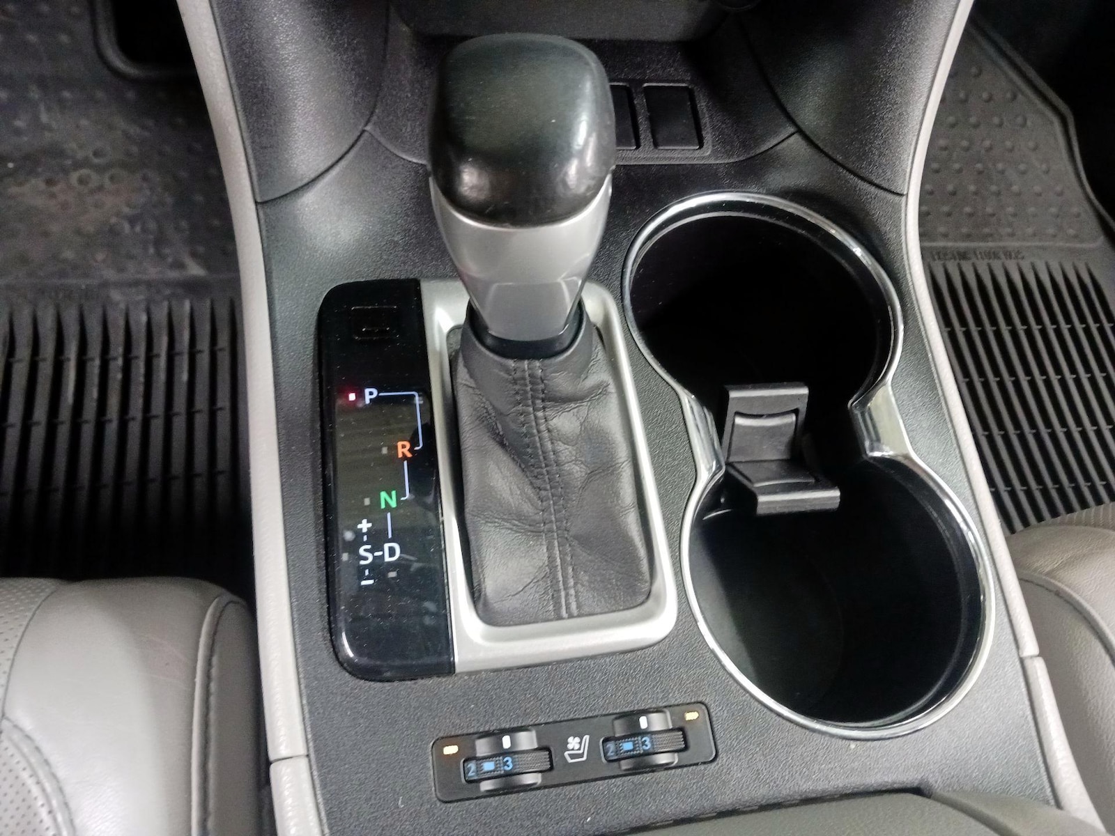 2016 Toyota Highlander Limited - Photo 16