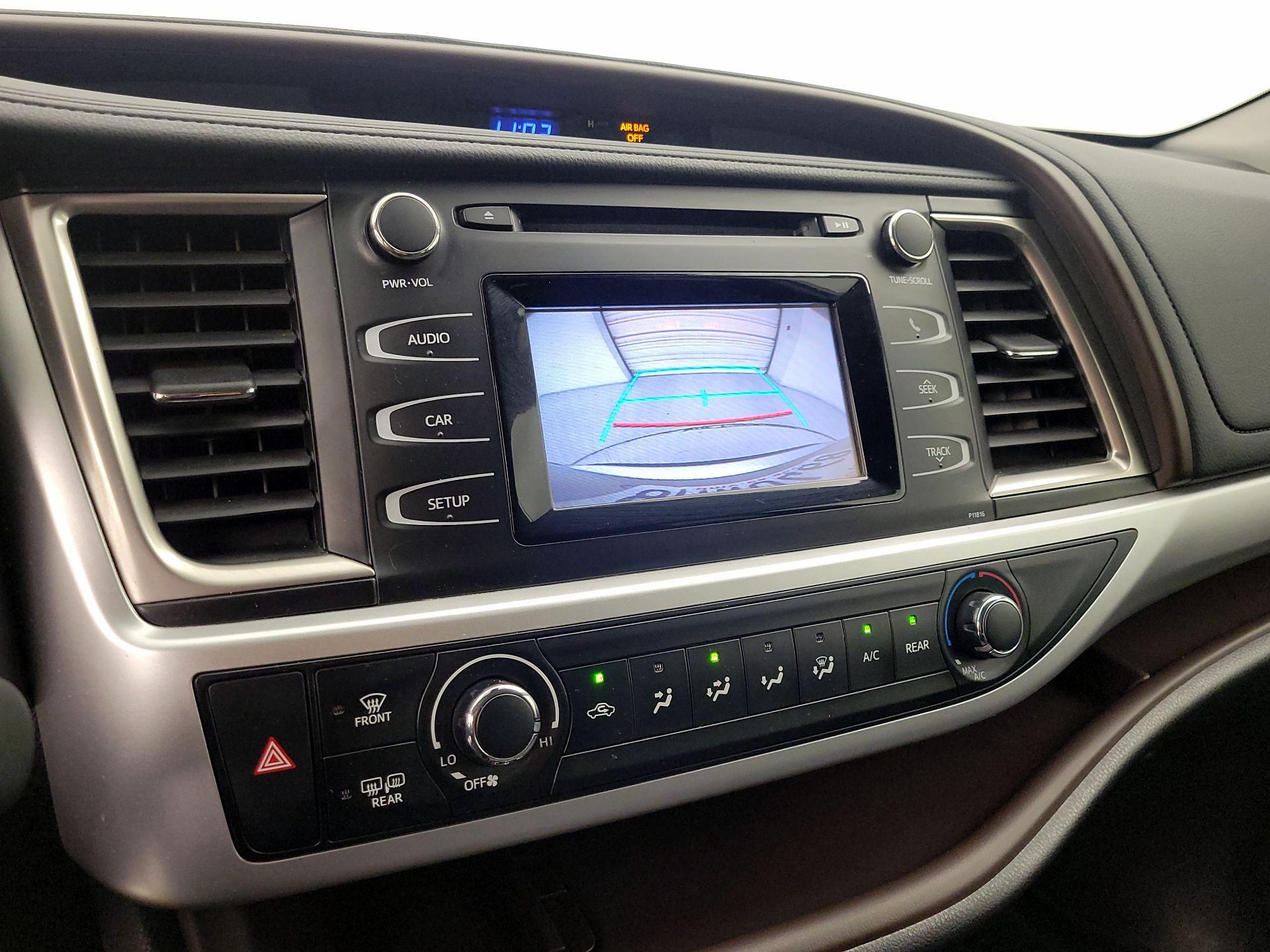 Thumbnail: 2019 Toyota Highlander - 14