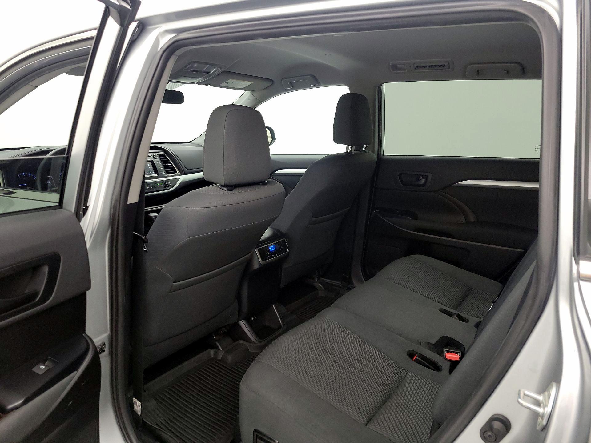 Thumbnail: 2019 Toyota Highlander - 19