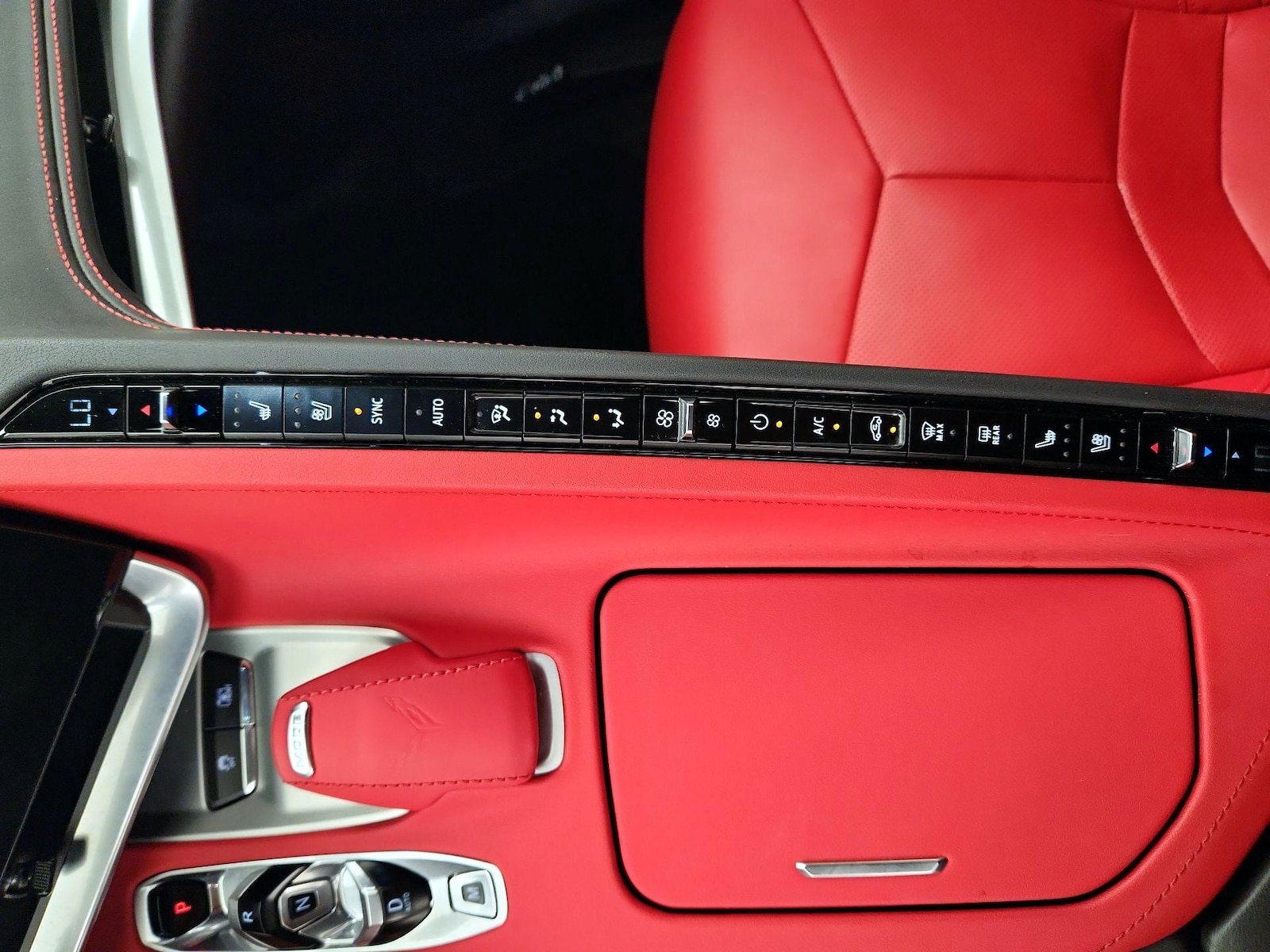 2024 Chevrolet Corvette 2LT - Photo 17