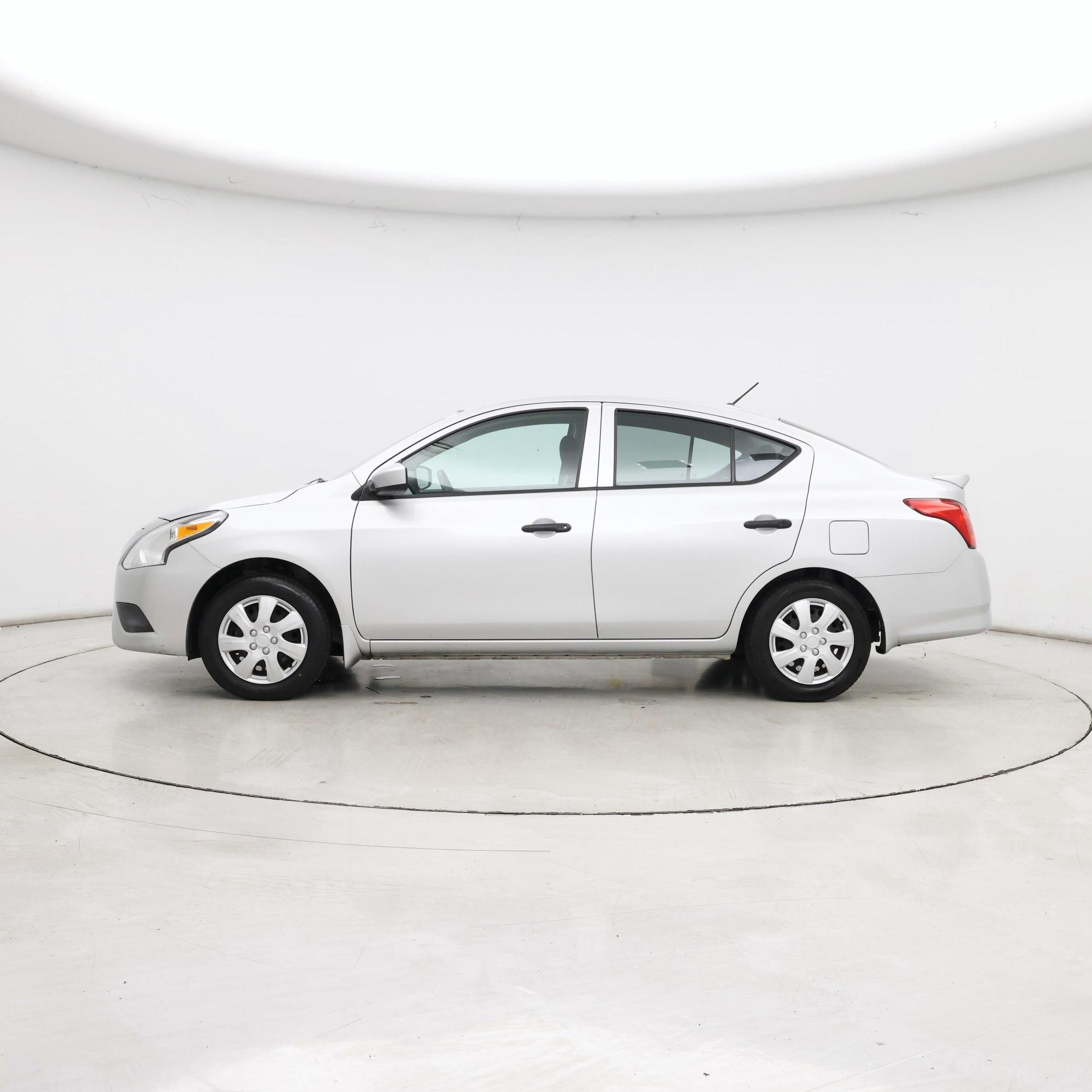 Thumbnail: 2019 Nissan Versa - 3