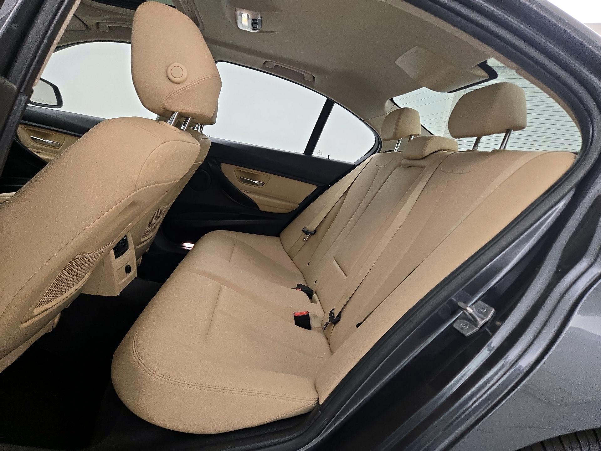 Thumbnail: 2018 BMW 3 Series - 20