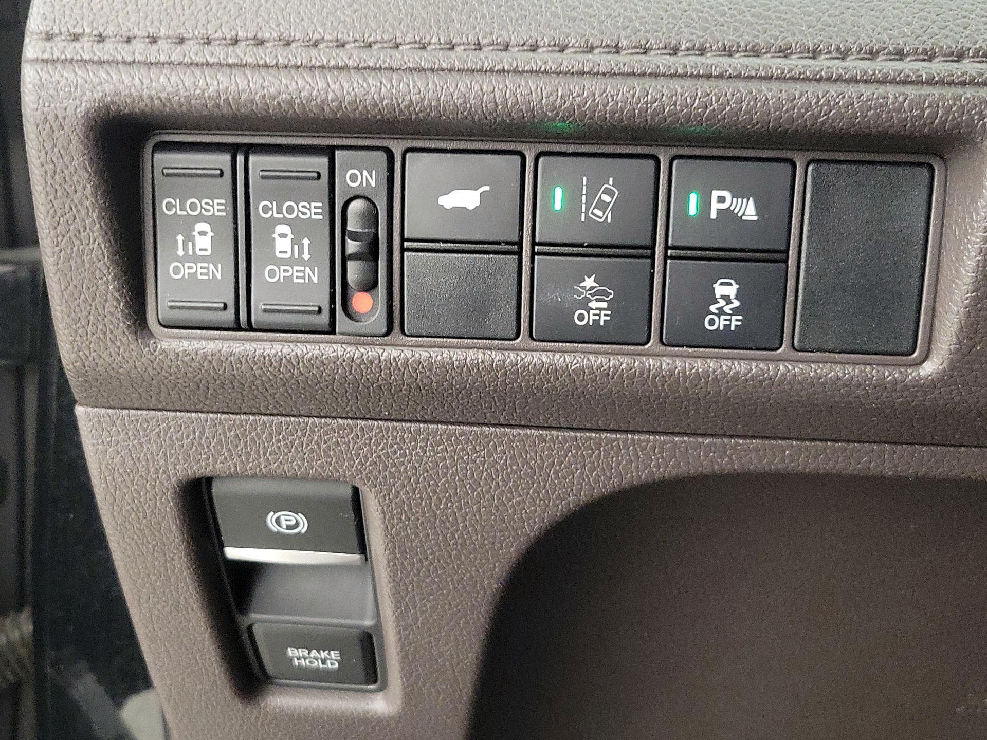 Thumbnail: 2019 Honda Odyssey - 13