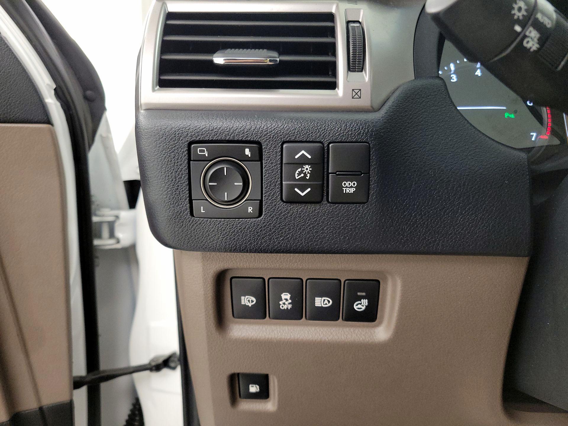 Thumbnail: 2022 Lexus GX - 13