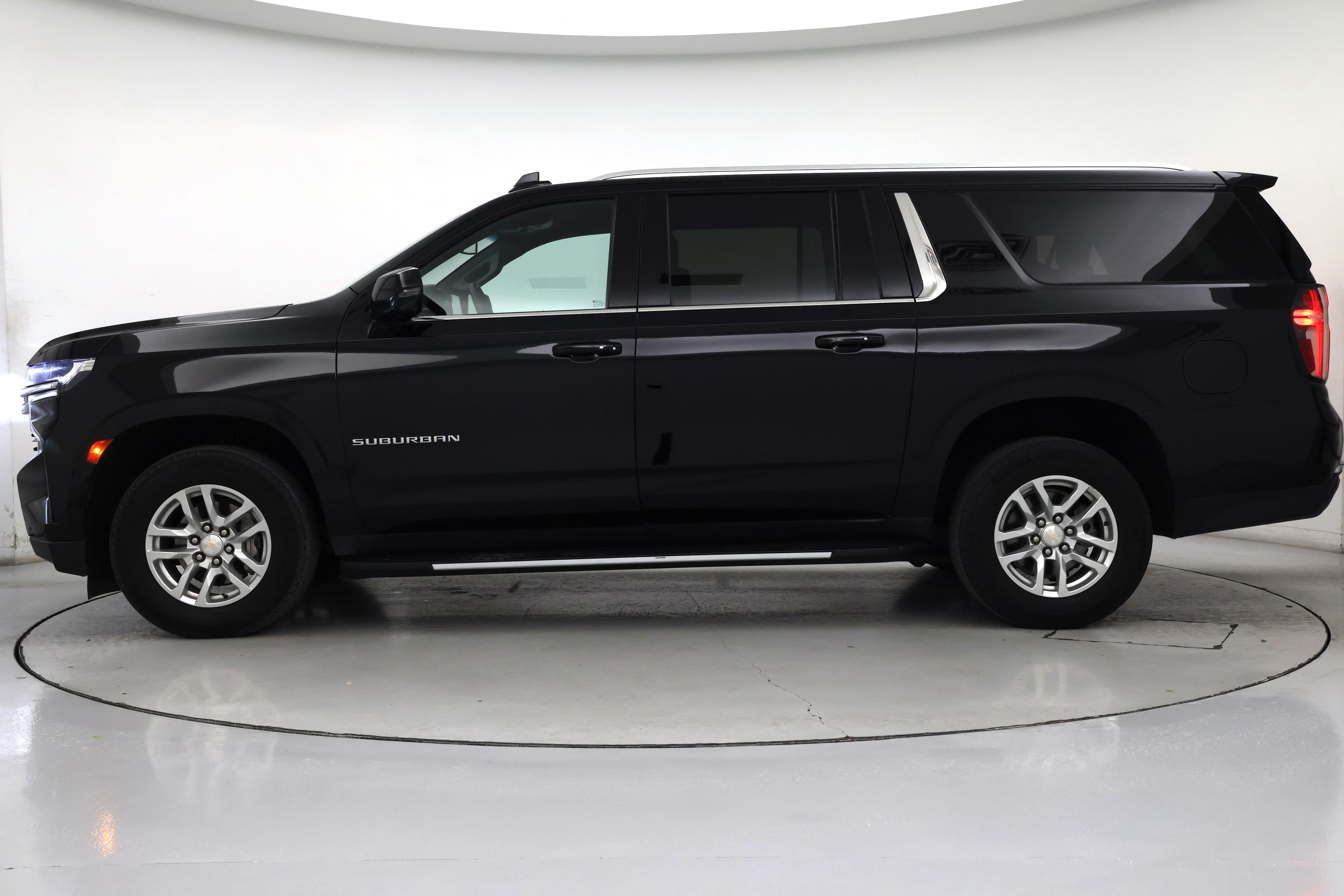 Thumbnail: 2023 Chevrolet Suburban - 3