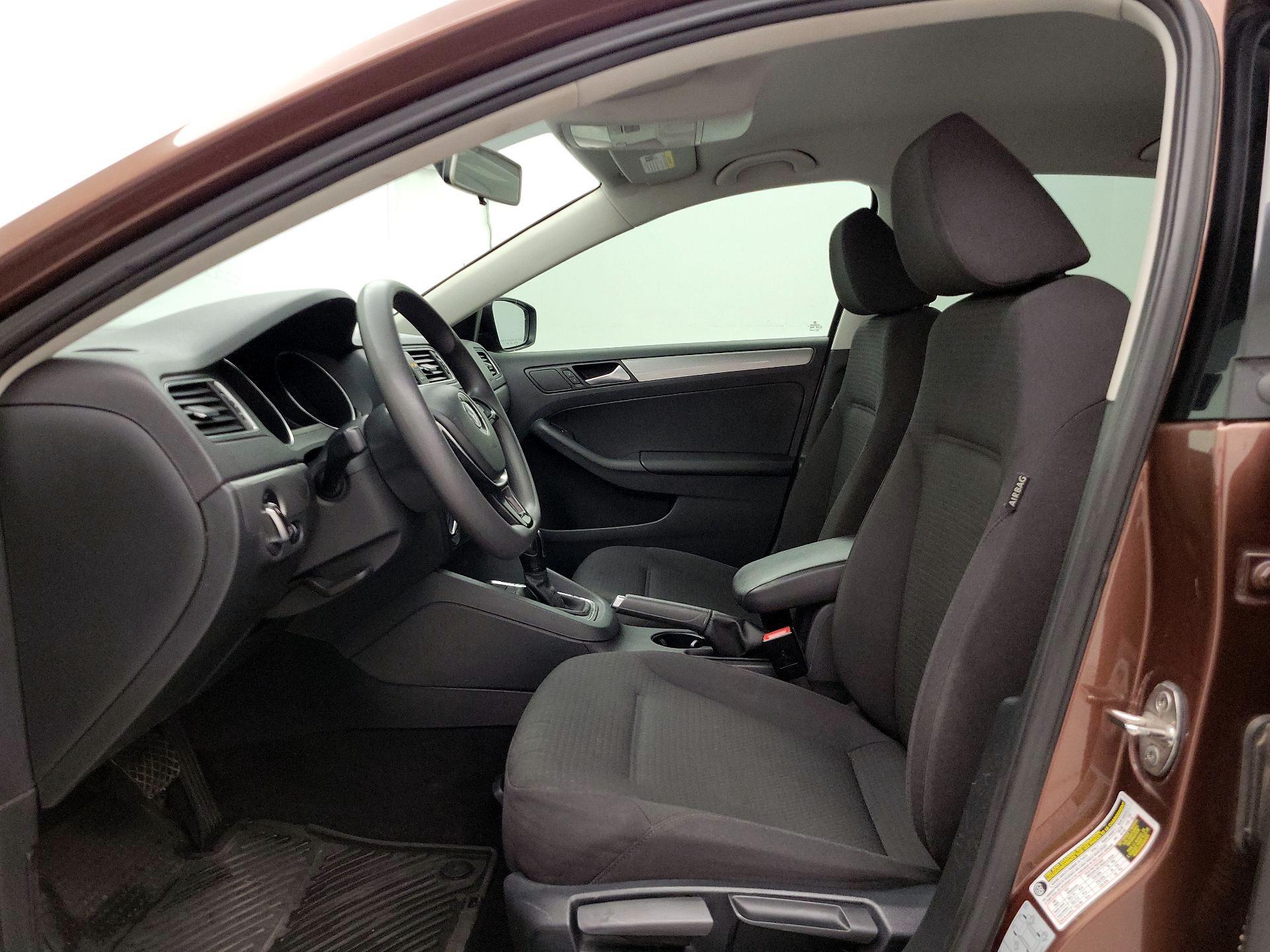 Thumbnail: 2016 Volkswagen Jetta - 11