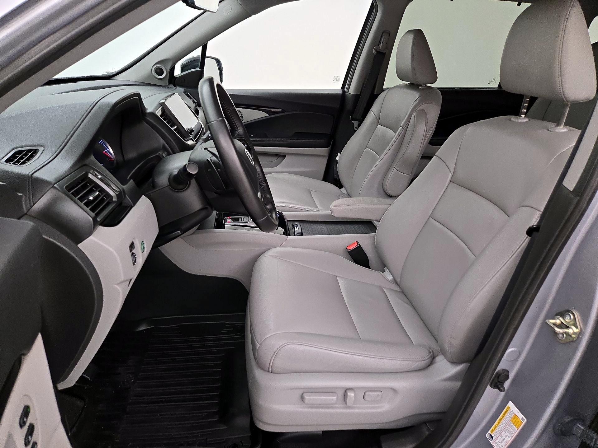 Thumbnail: 2020 Honda Pilot - 9