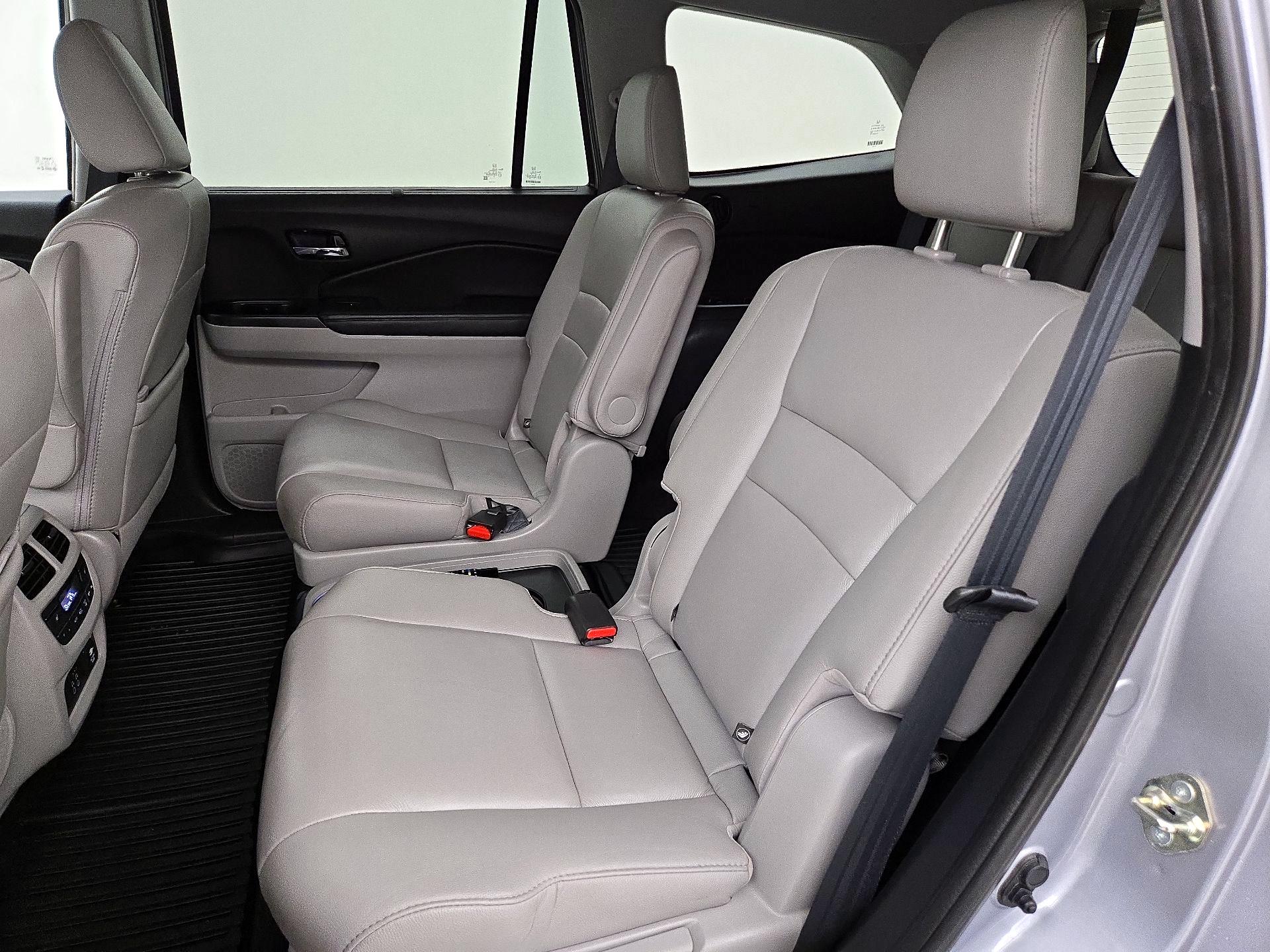 Thumbnail: 2020 Honda Pilot - 17