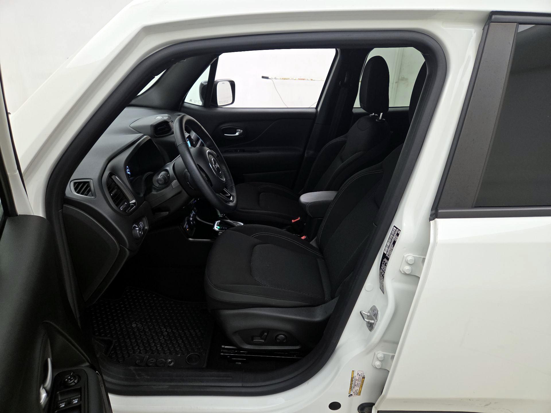 Thumbnail: 2022 Jeep Renegade - 11