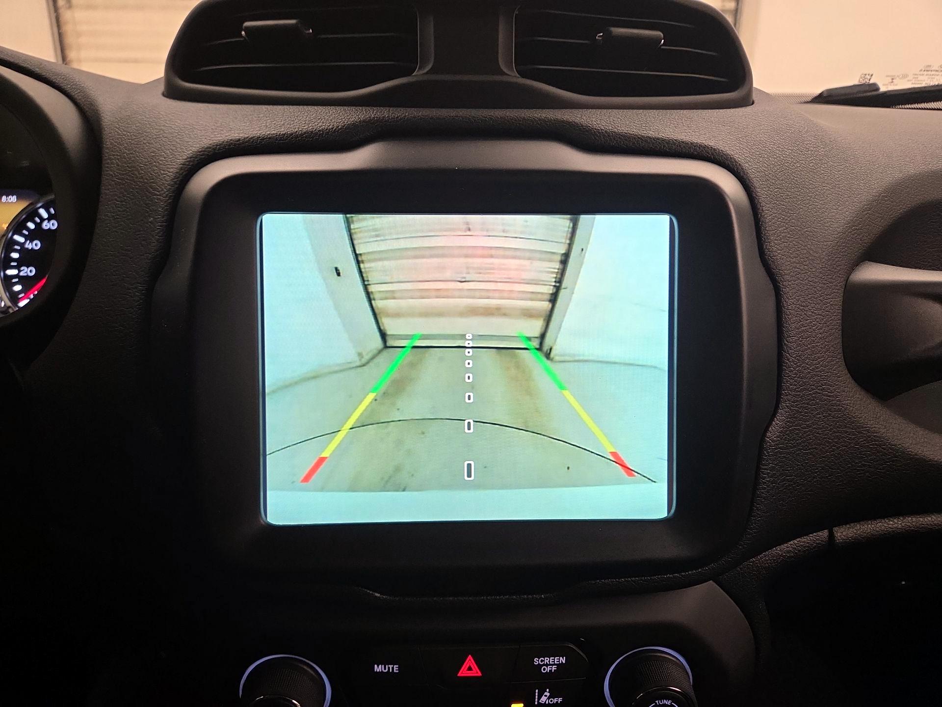 Thumbnail: 2022 Jeep Renegade - 15