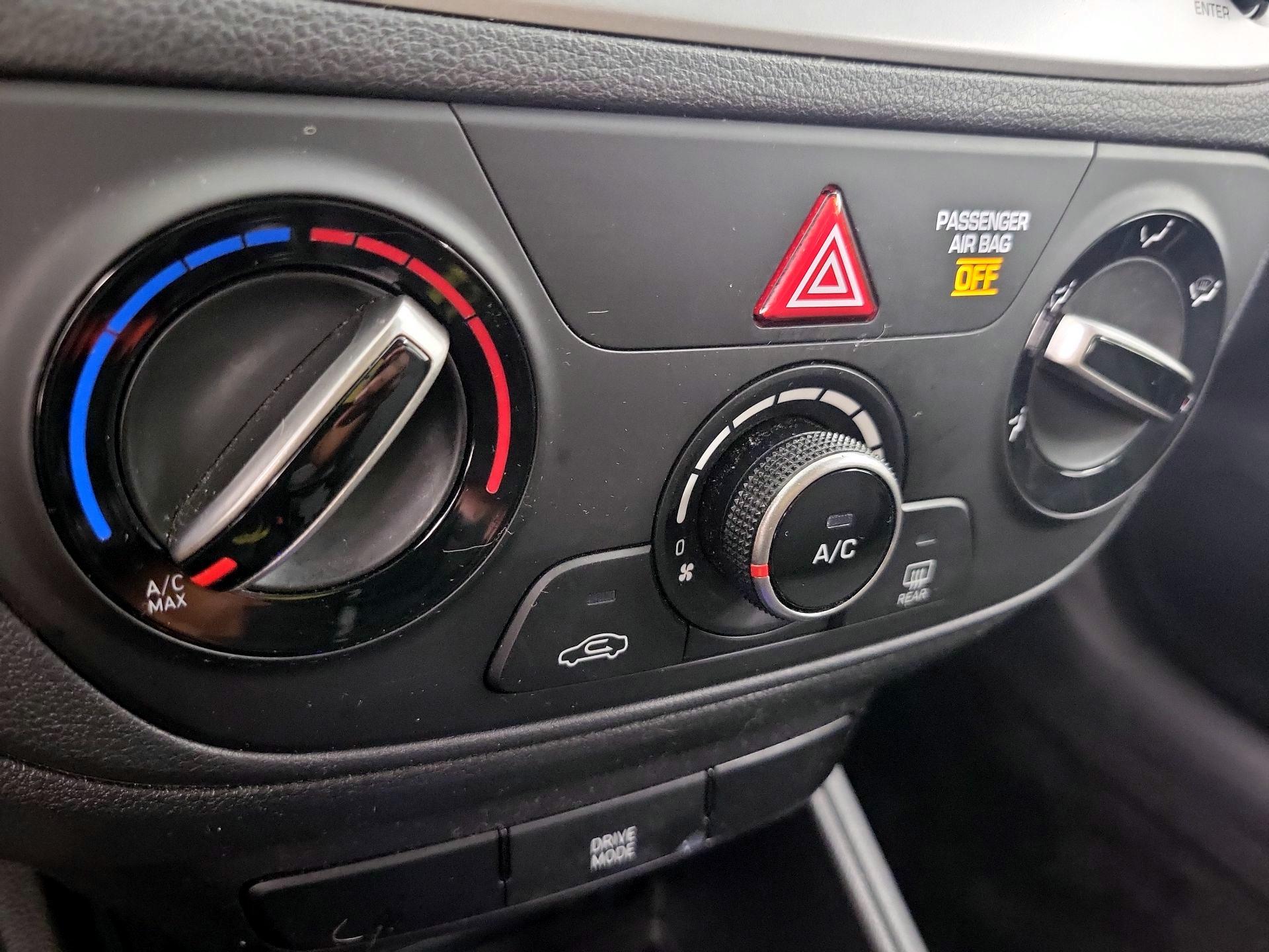 Thumbnail: 2021 Hyundai Accent - 16