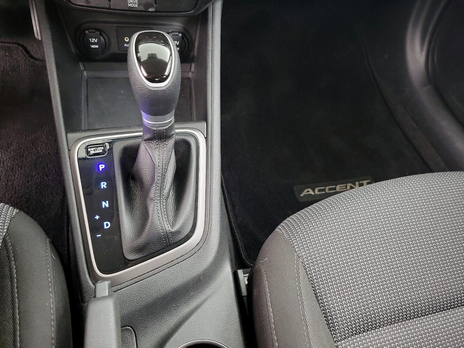 2021 Hyundai Accent SEL - Photo 18