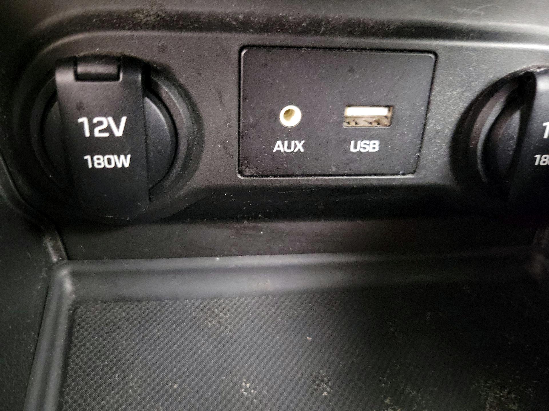 Thumbnail: 2021 Hyundai Accent - 18