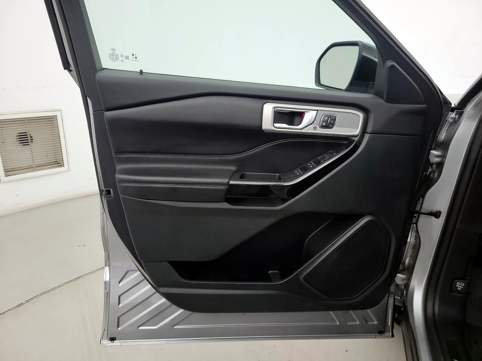 2021 Ford Explorer ST - Photo 13