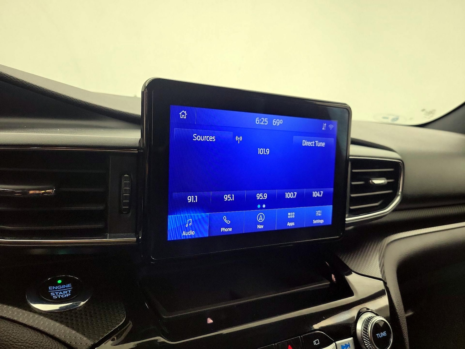 2021 Ford Explorer ST - Photo 17