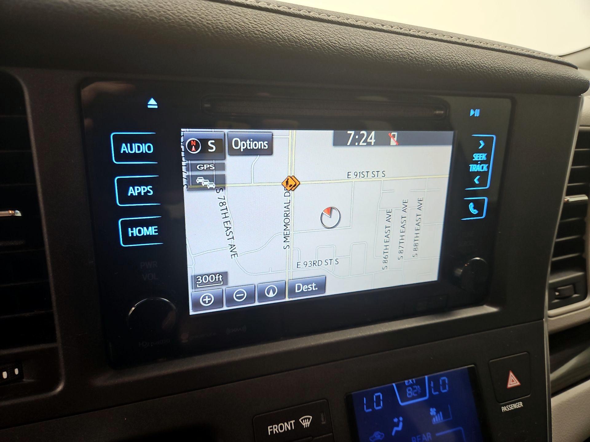 Thumbnail: 2016 Toyota Sienna - 14