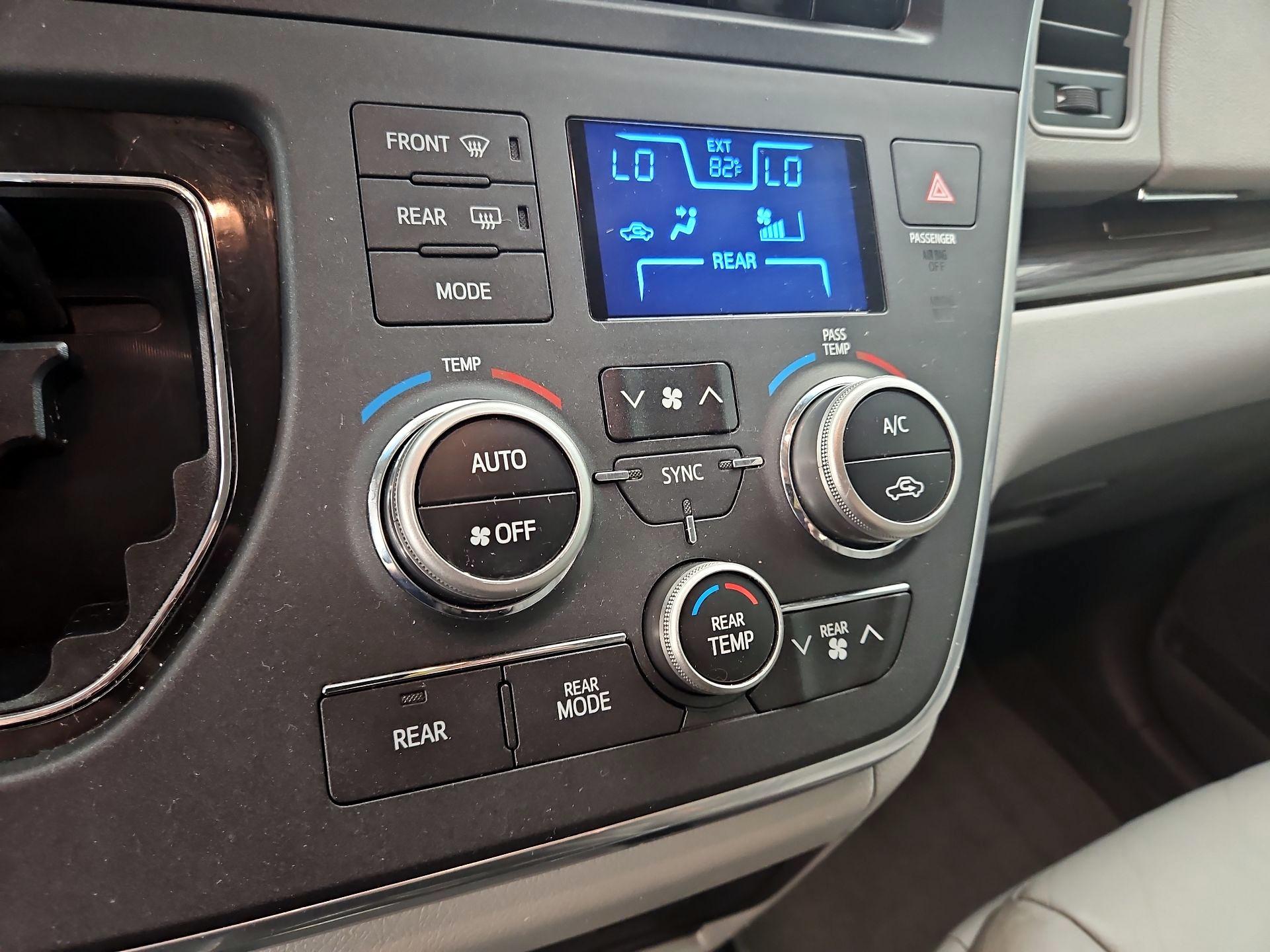 Thumbnail: 2016 Toyota Sienna - 17