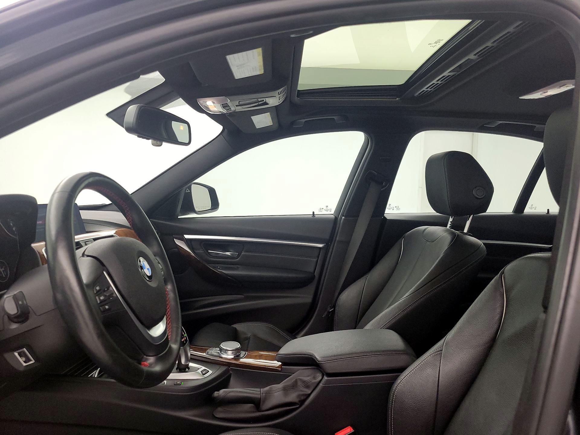 Thumbnail: 2018 BMW 3 Series - 20