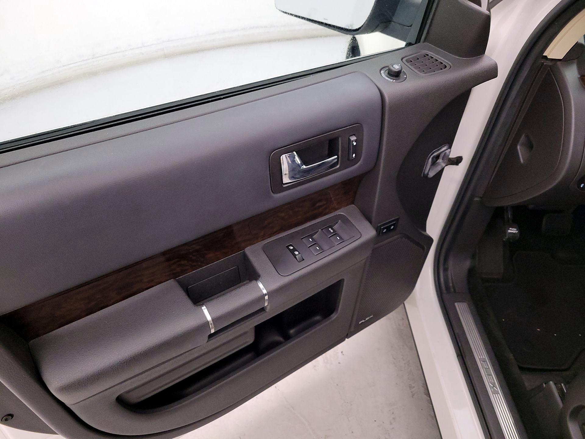 Thumbnail: 2014 Ford Flex - 12
