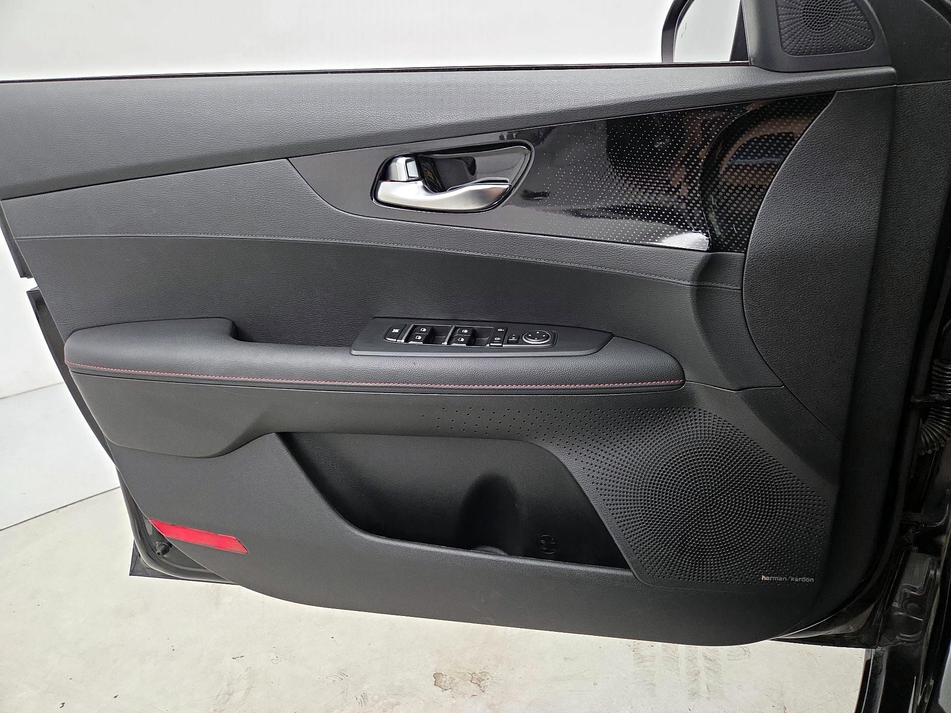 Thumbnail: 2023 Kia Forte - 12