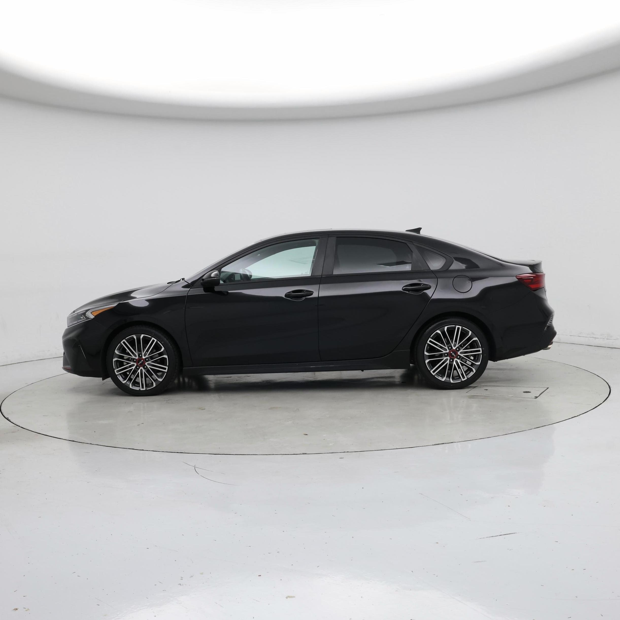 Thumbnail: 2023 Kia Forte - 3