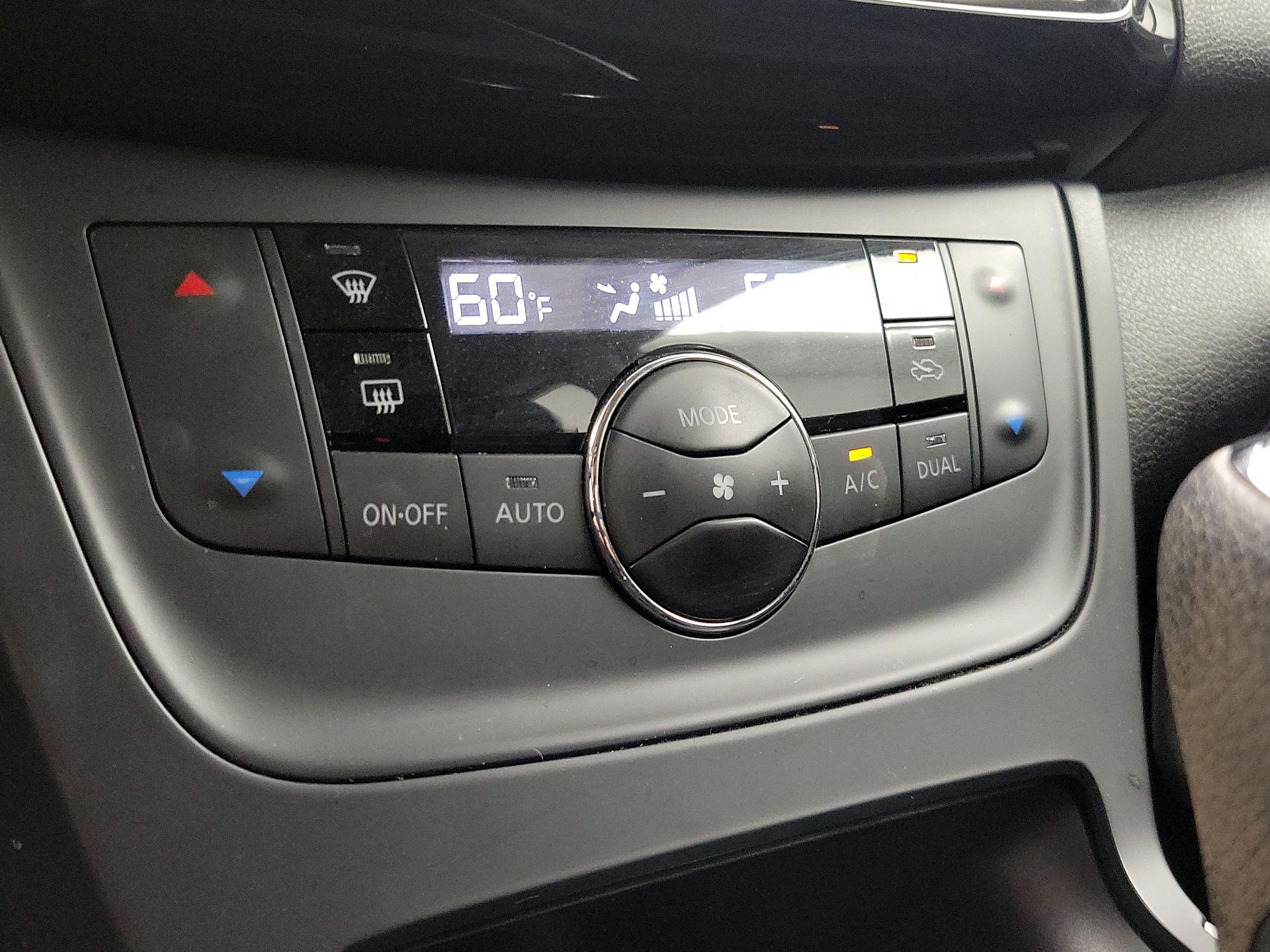 Thumbnail: 2018 Nissan Sentra - 17