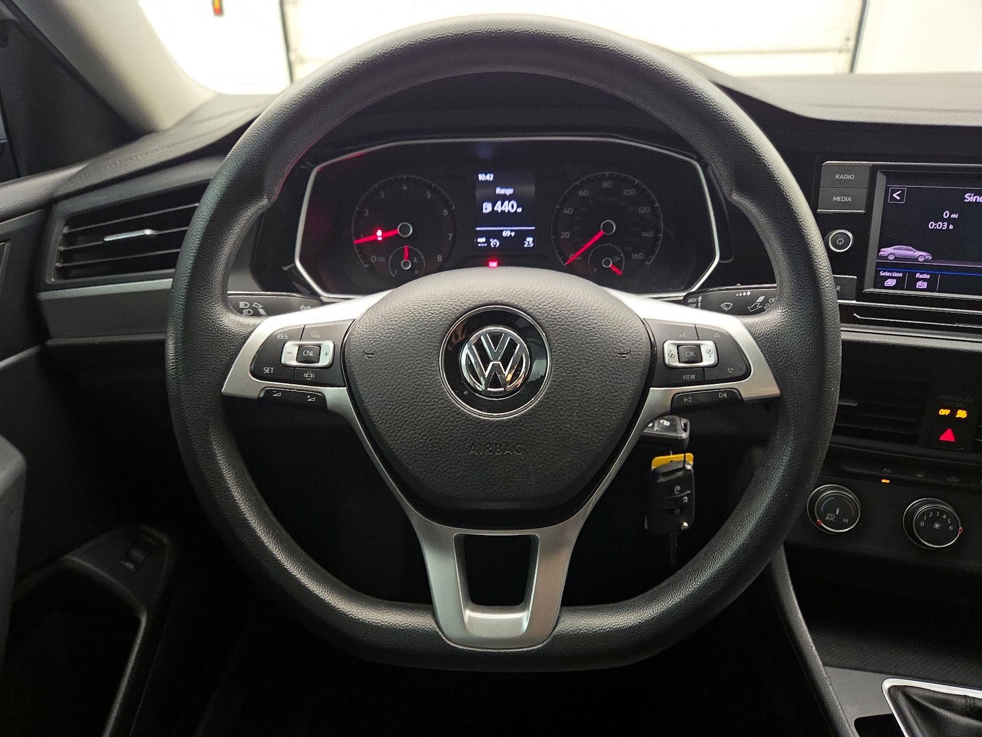 Thumbnail: 2019 Volkswagen Jetta - 10