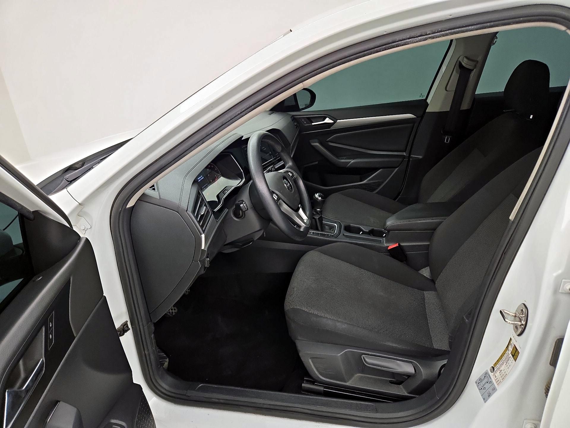 Thumbnail: 2019 Volkswagen Jetta - 11