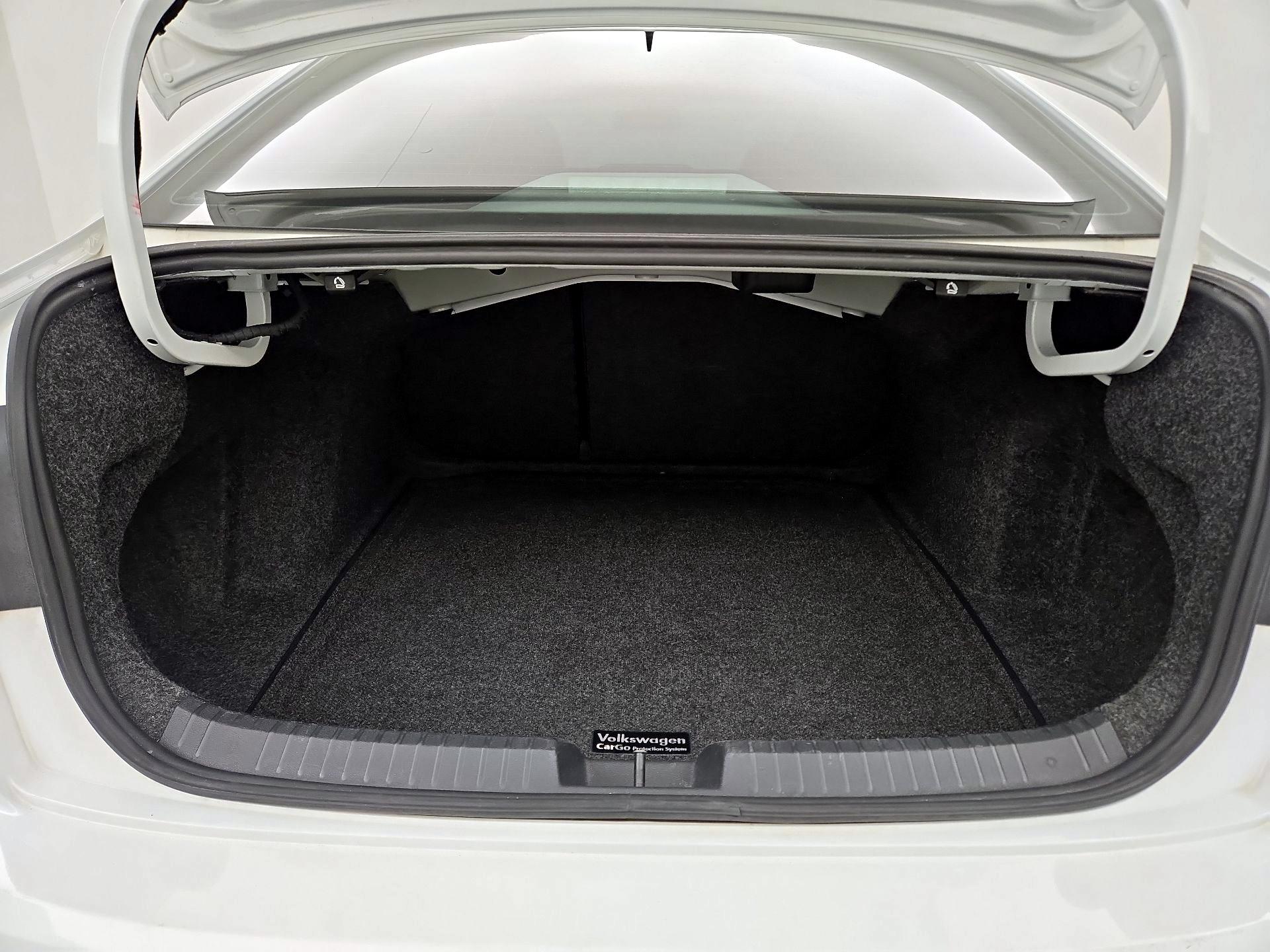 Thumbnail: 2019 Volkswagen Jetta - 20