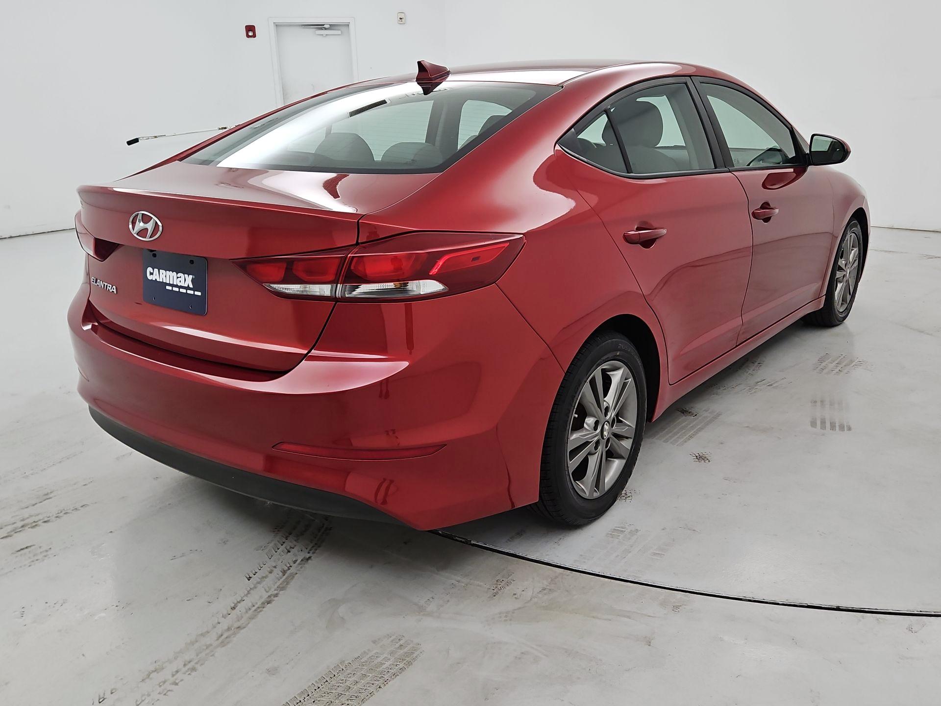 Thumbnail: 2017 Hyundai Elantra - 5