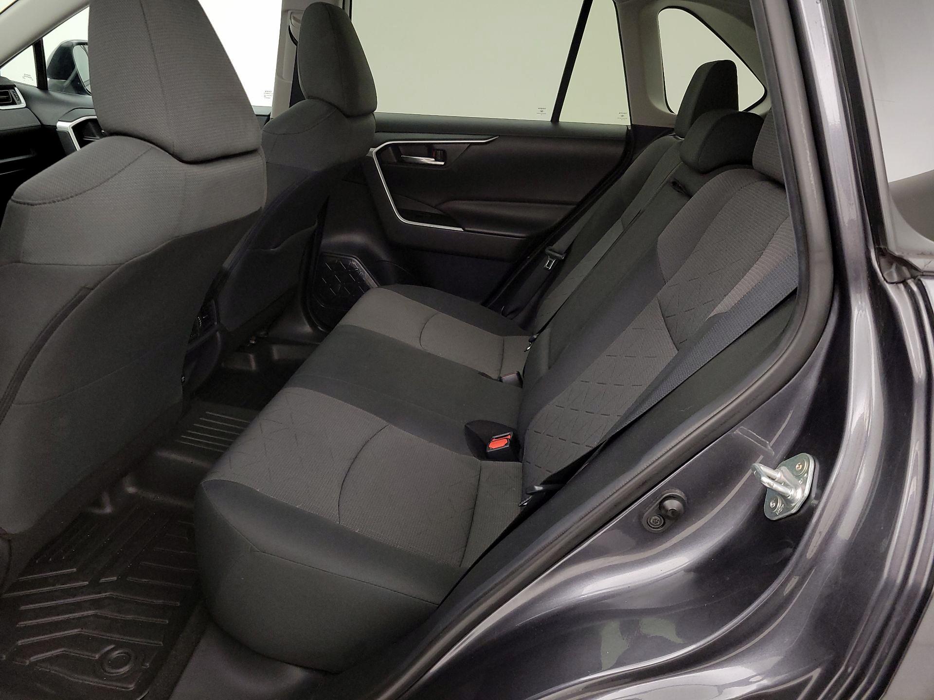 Thumbnail: 2019 Toyota RAV4 - 20