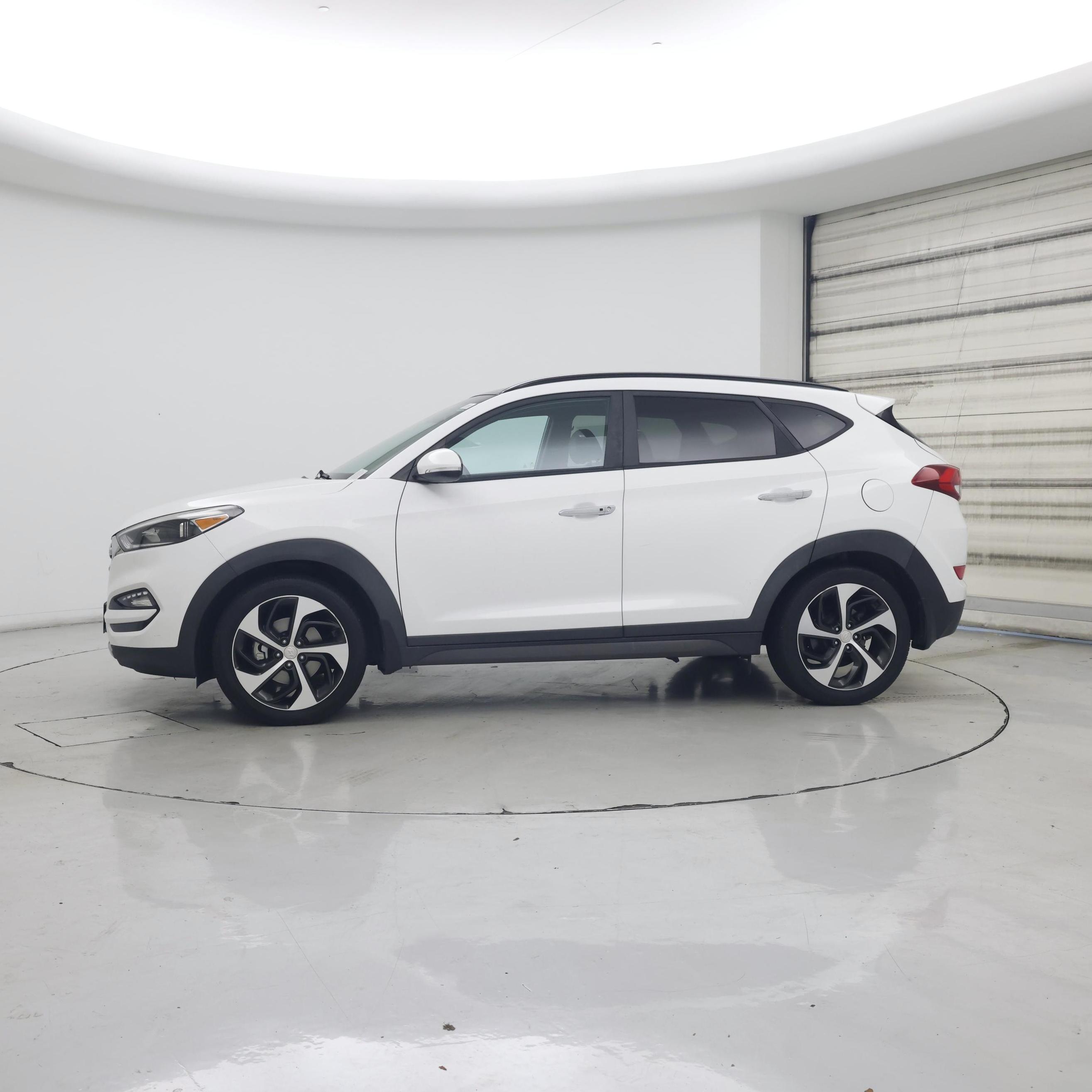 Thumbnail: 2016 Hyundai Tucson - 3