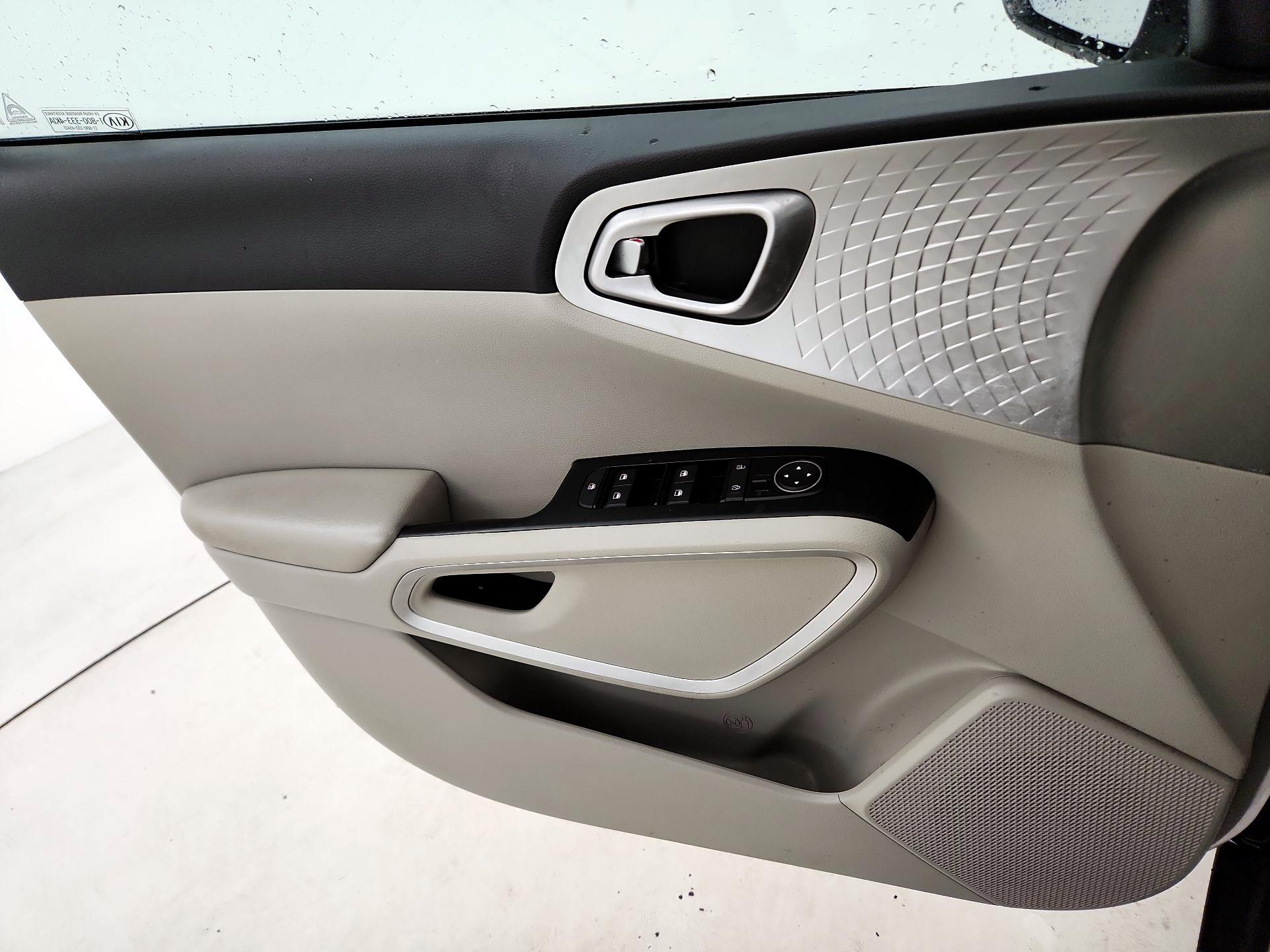 Thumbnail: 2021 Kia Soul - 12