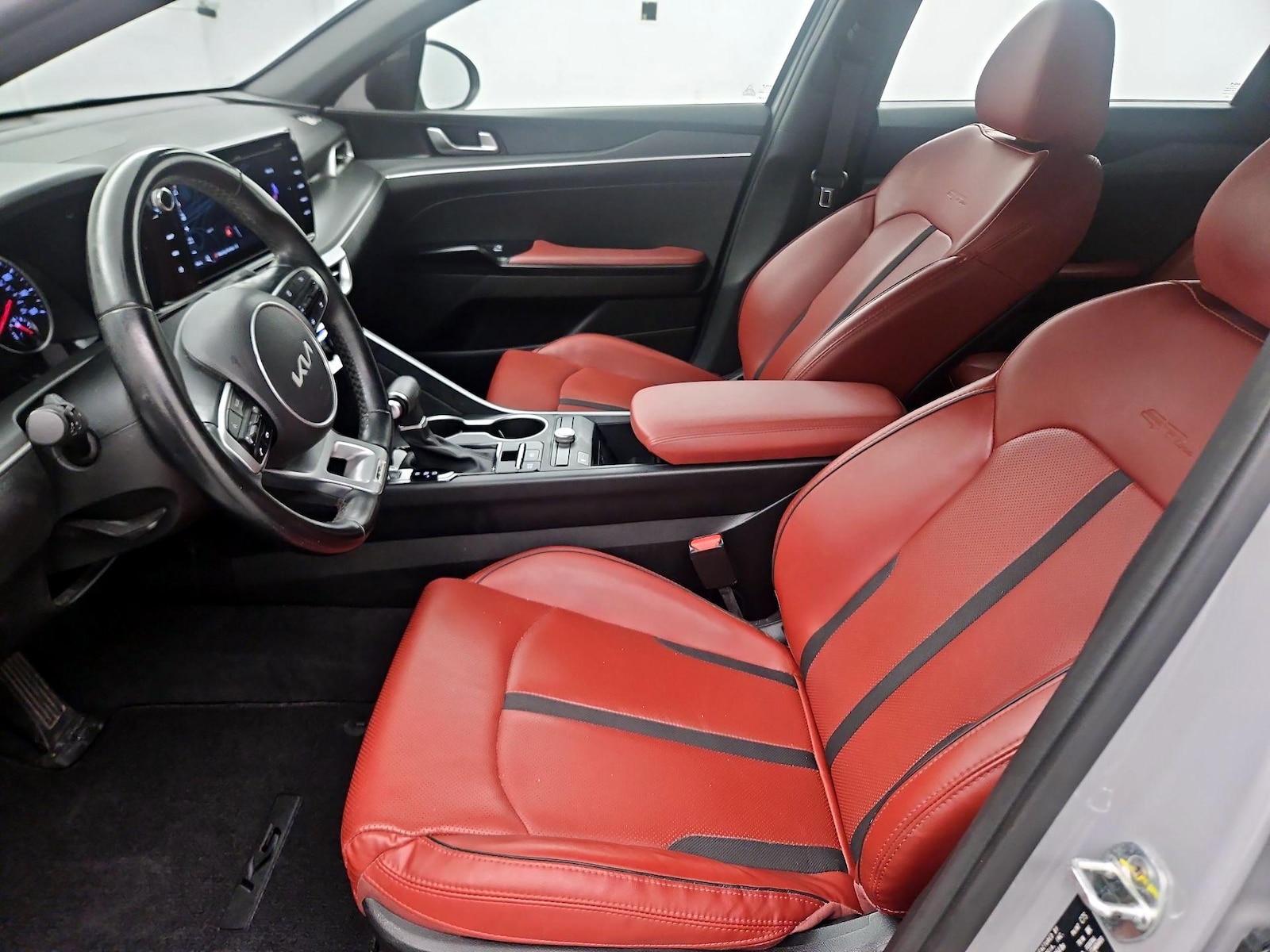 Power Seat(s) & Leather Seats