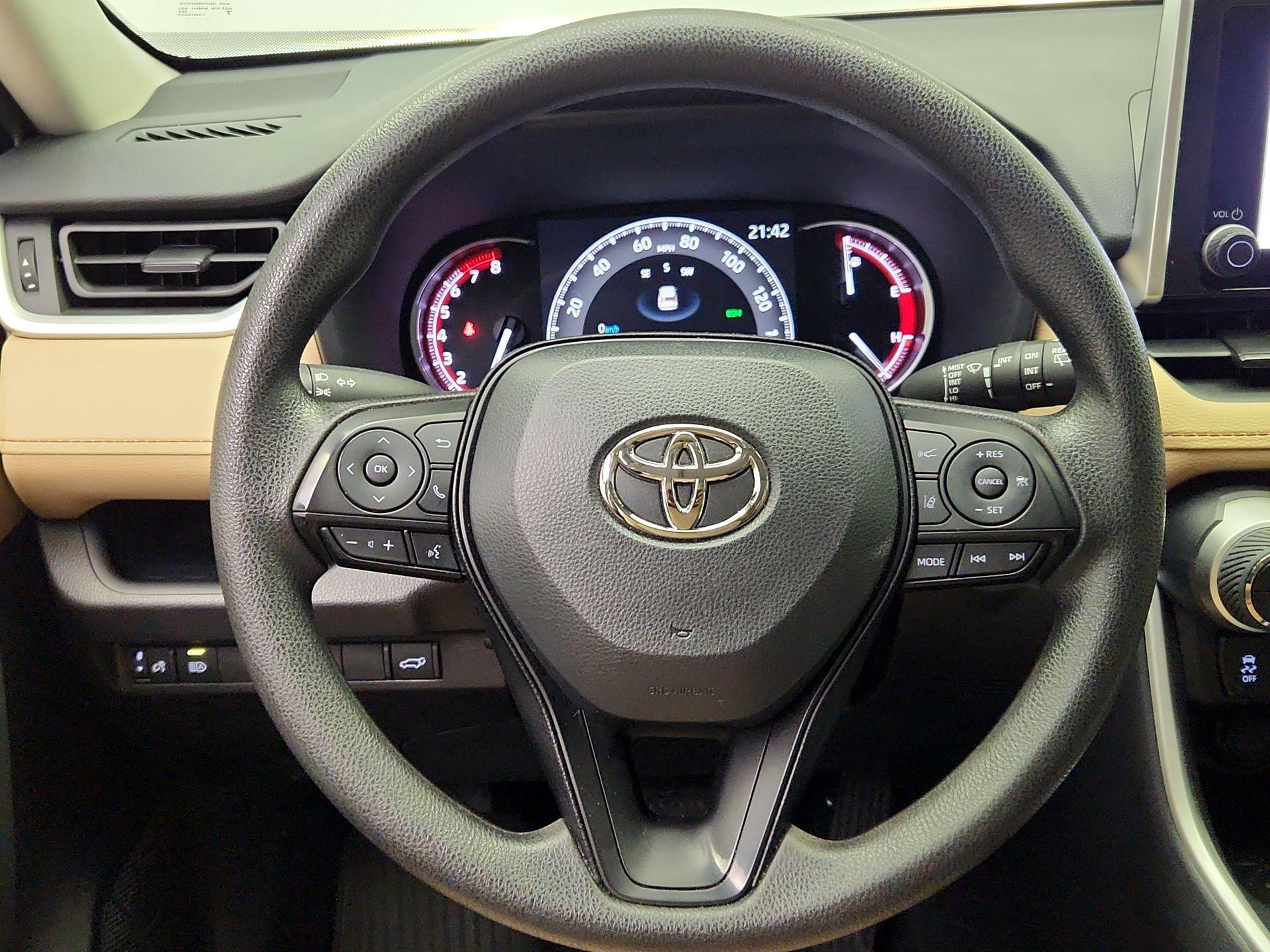 Thumbnail: 2025 Toyota RAV4 - 10