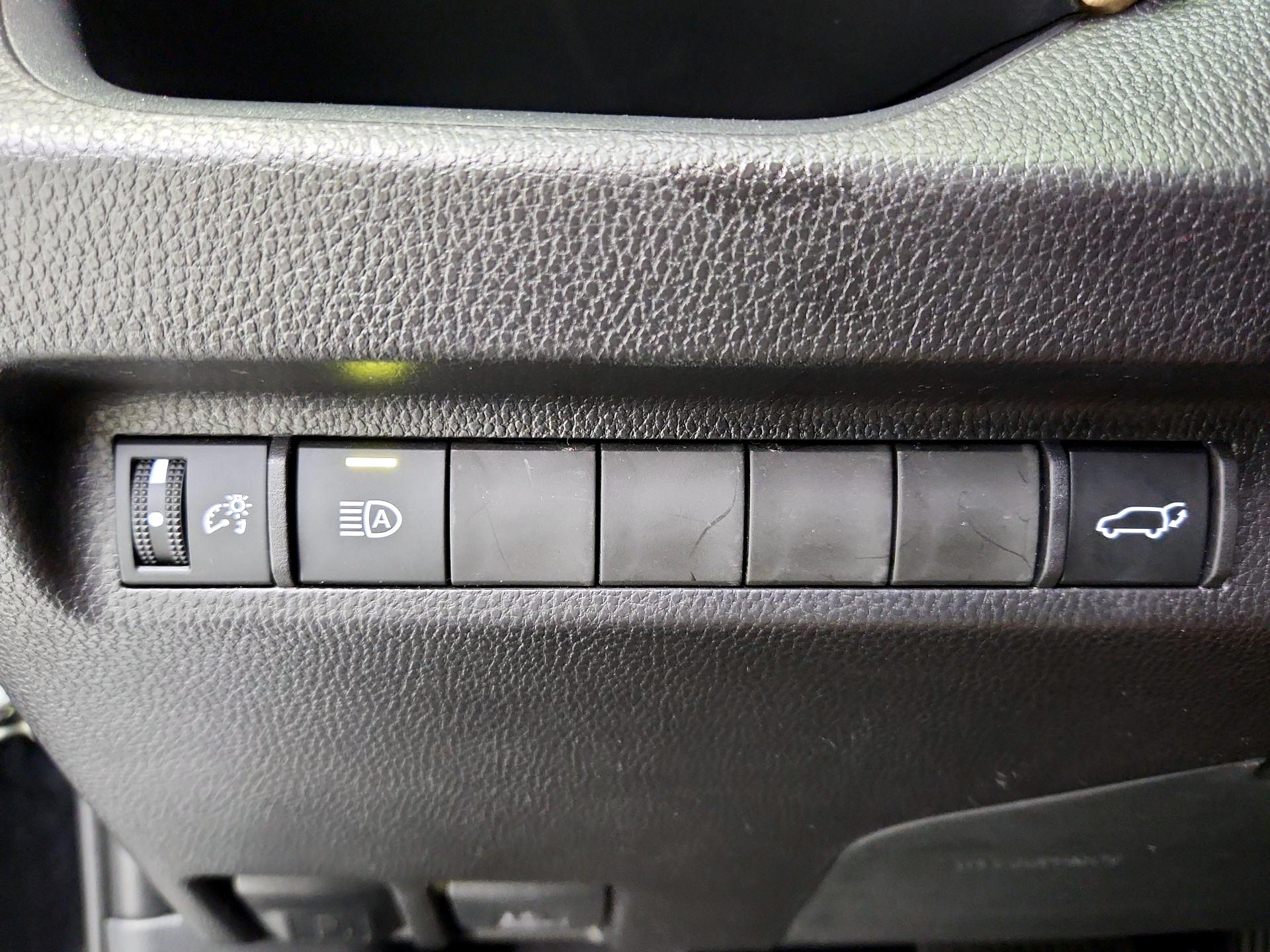Thumbnail: 2025 Toyota RAV4 - 13