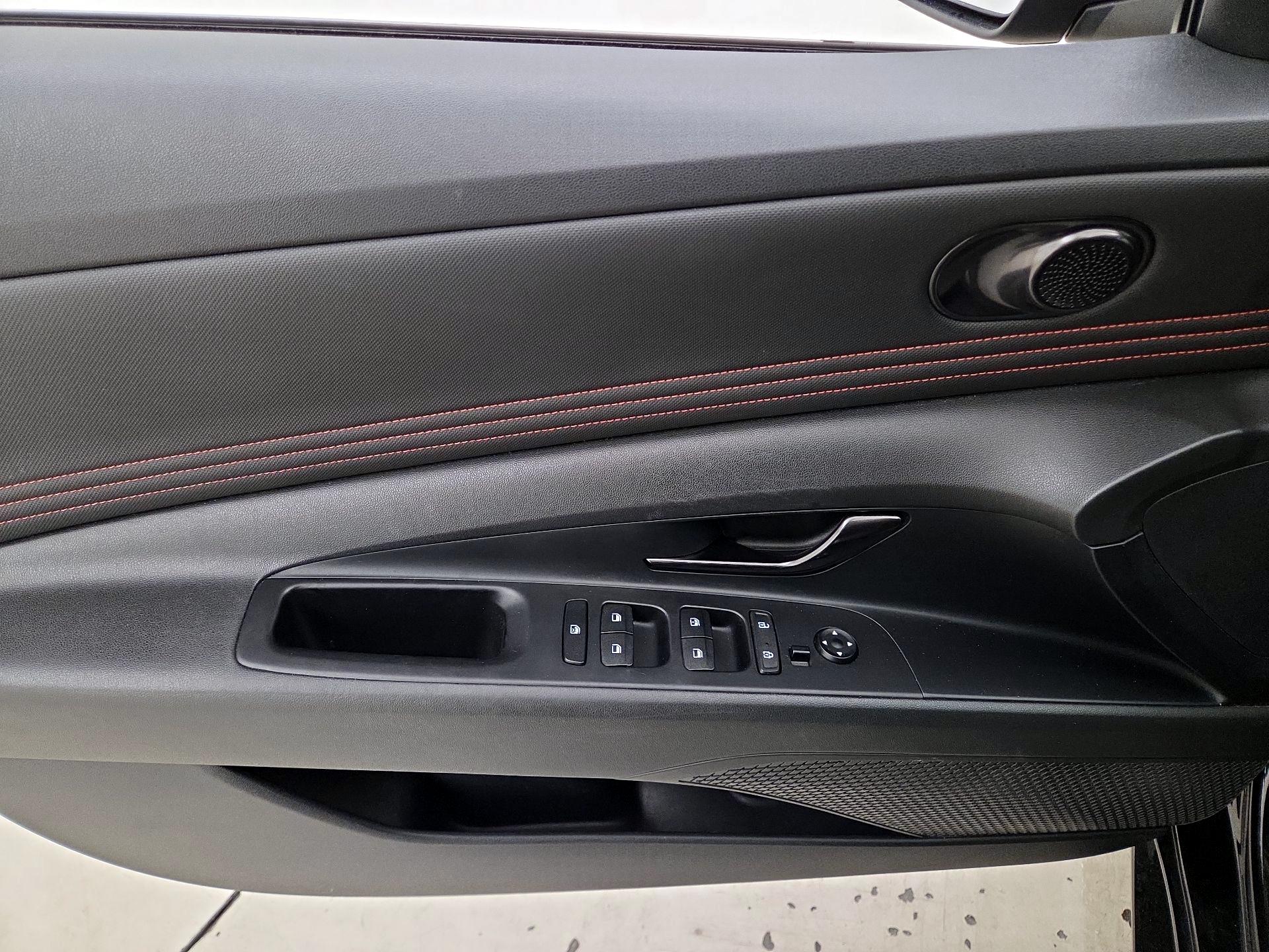 Thumbnail: 2021 Hyundai Elantra - 12