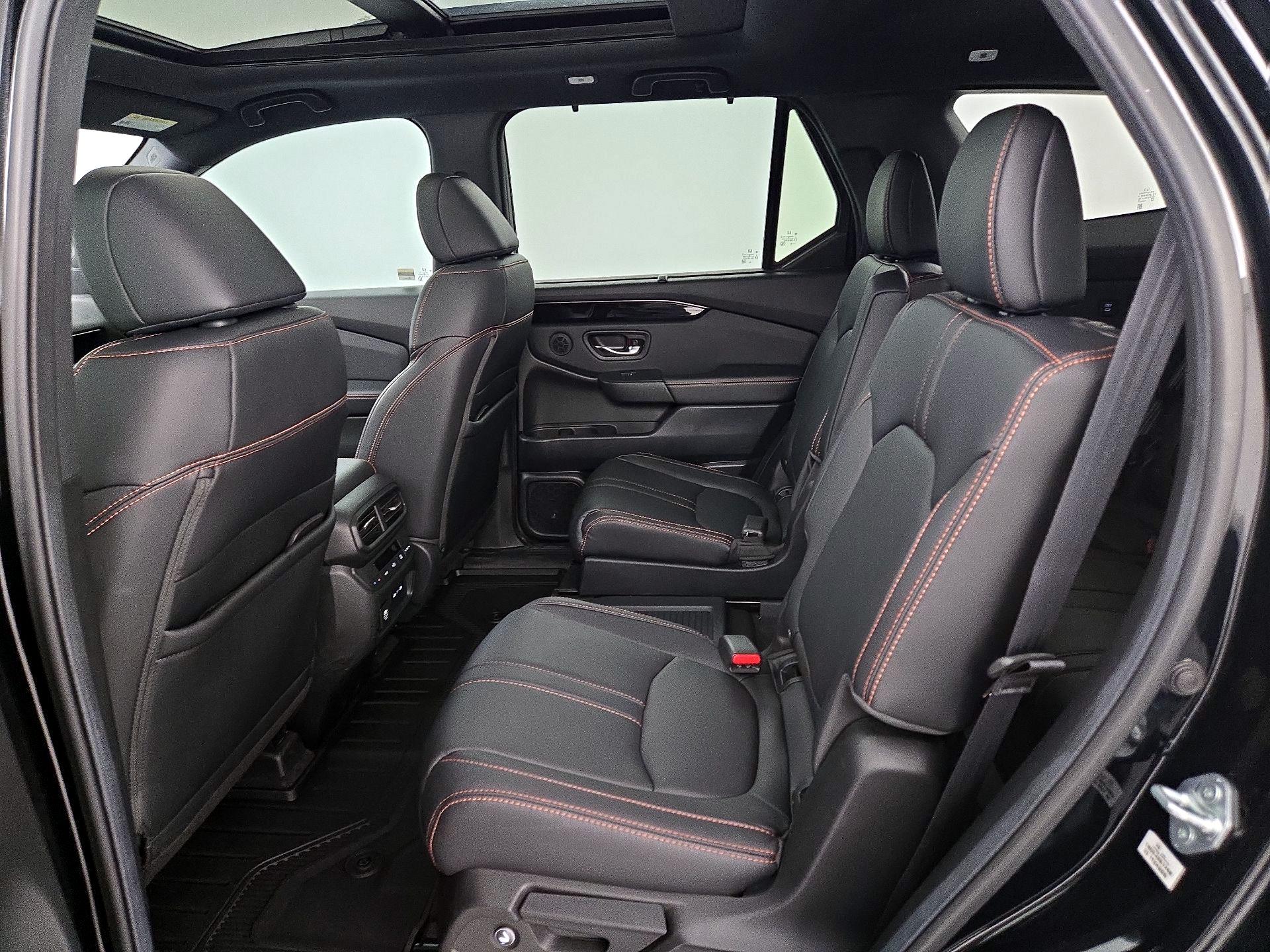 Thumbnail: 2025 Honda Pilot - 20