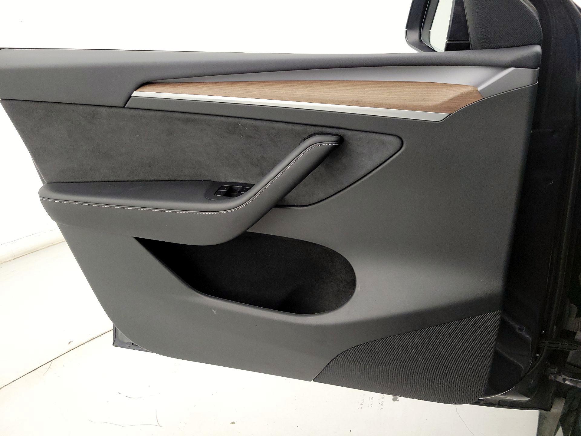 Thumbnail: 2025 Tesla Model Y - 12
