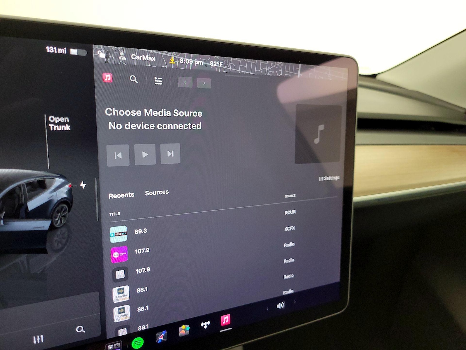 2025 Tesla Model Y Long Range - Photo 16