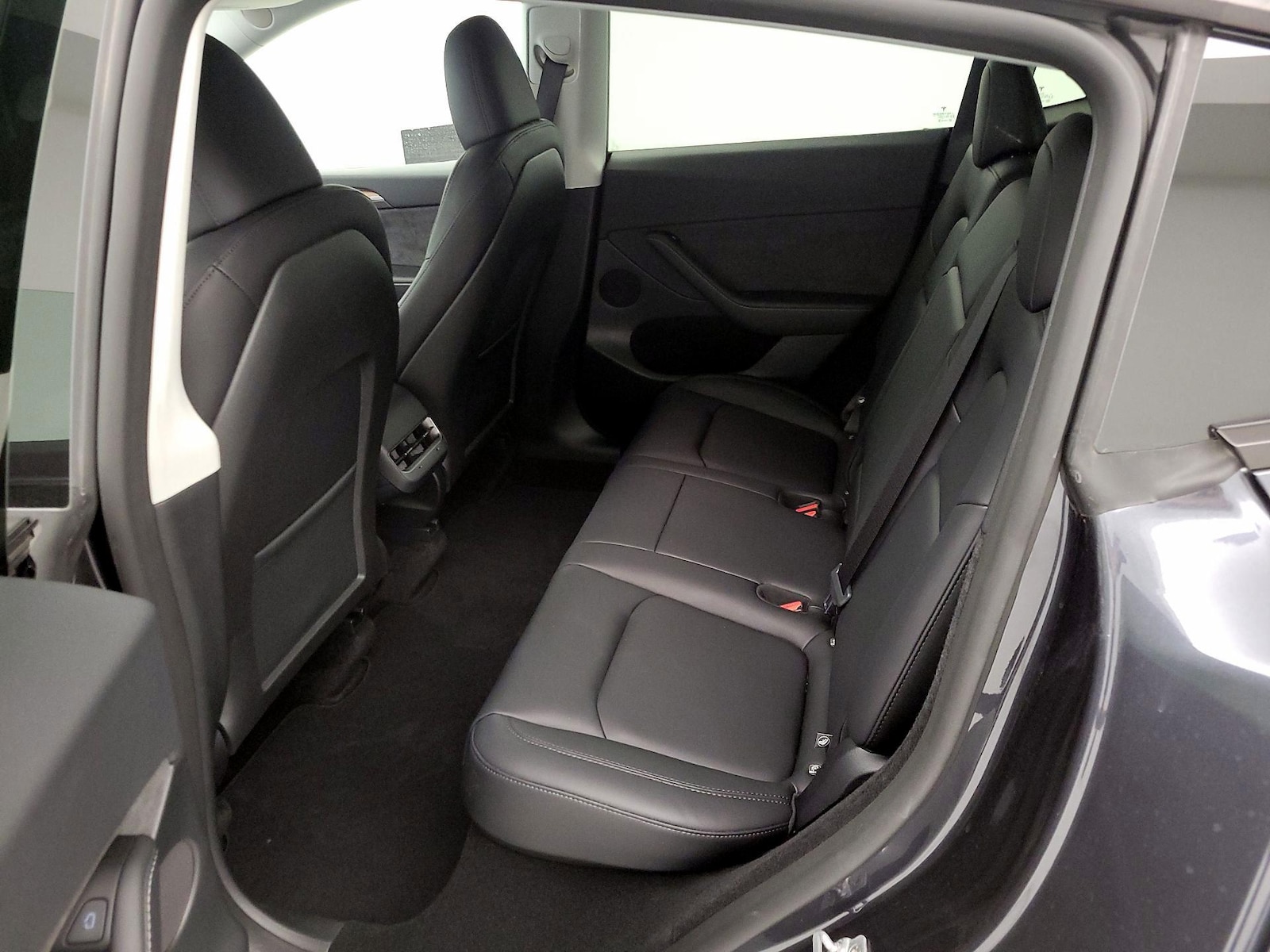 2025 Tesla Model Y Long Range - Photo 19