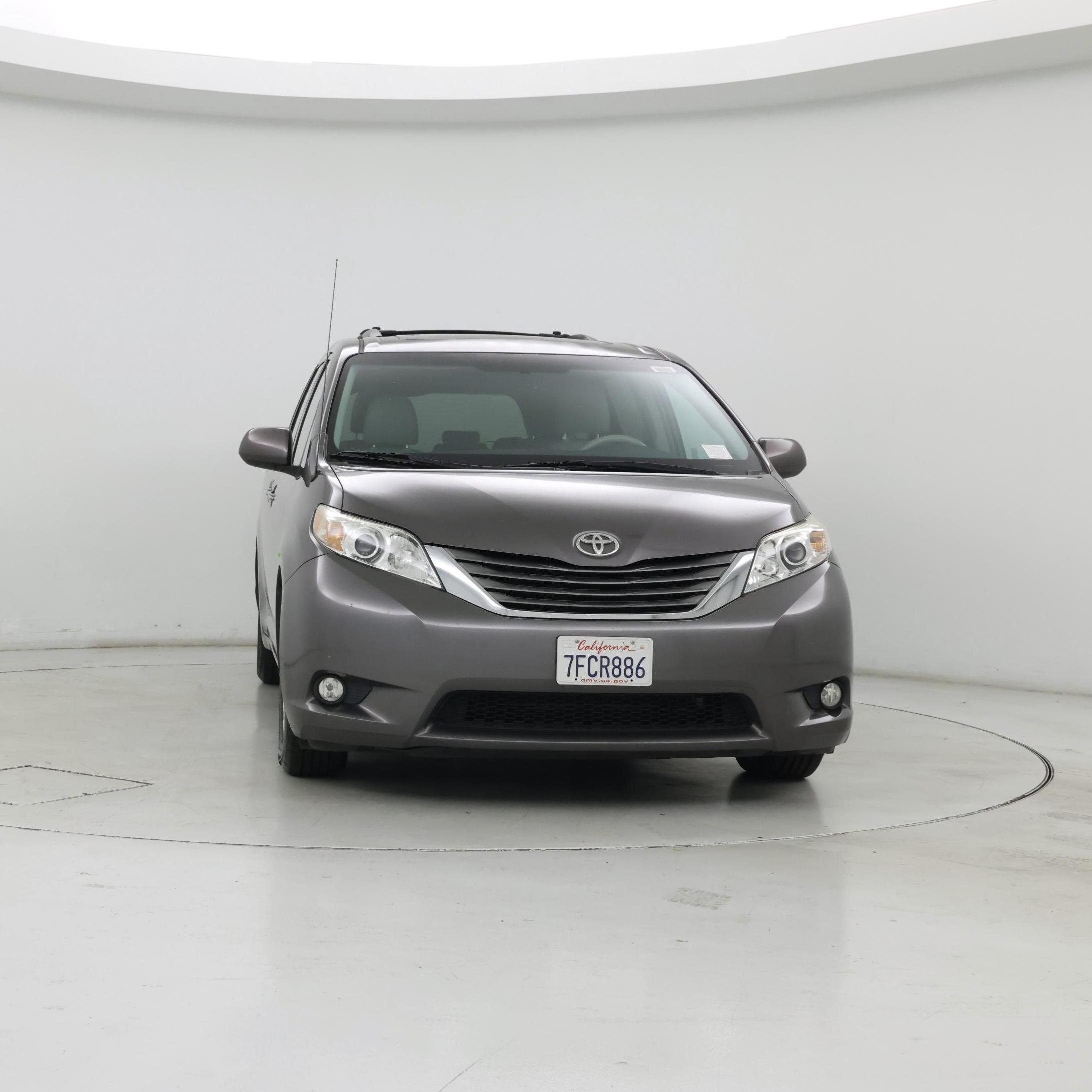 Thumbnail: 2014 Toyota Sienna - 5