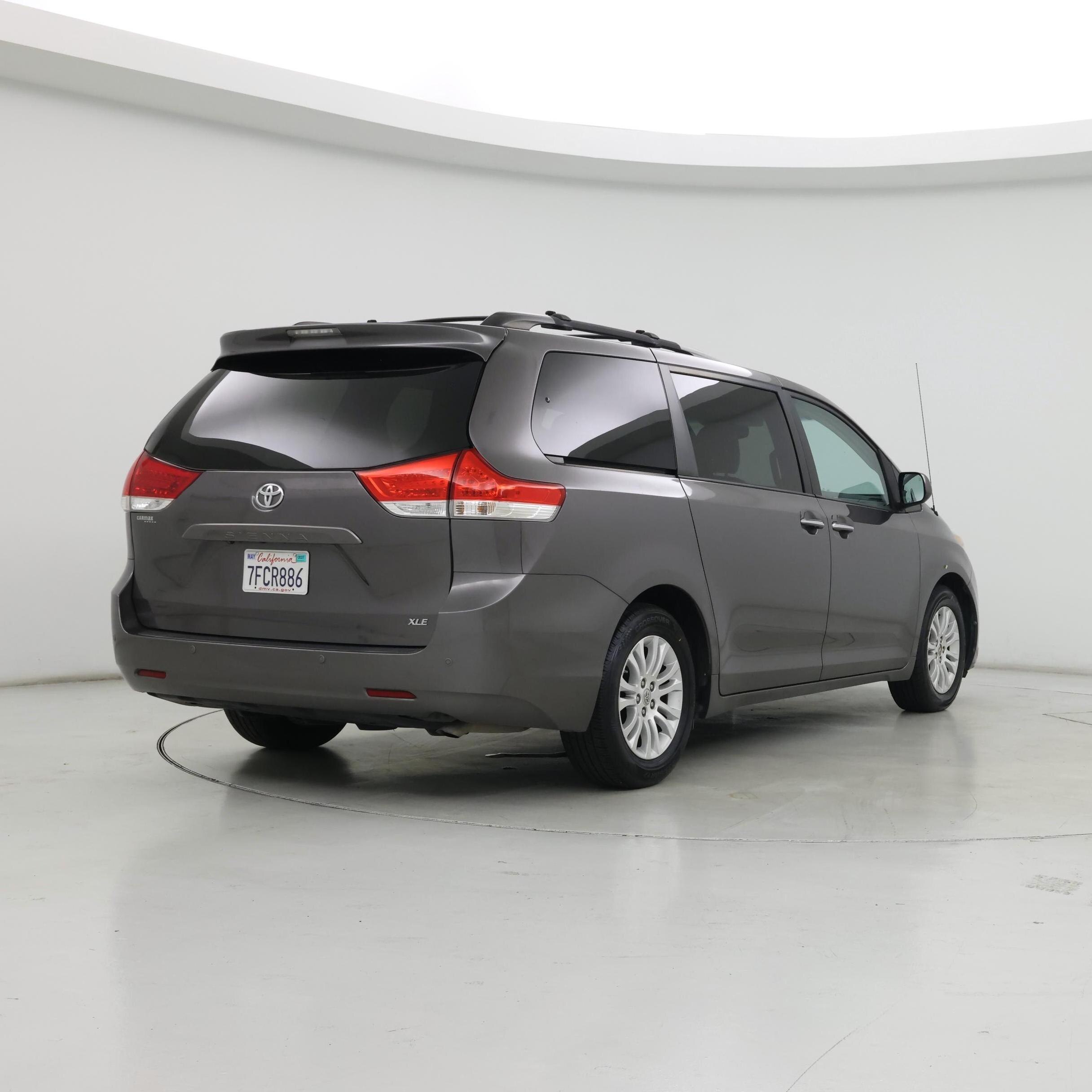 Thumbnail: 2014 Toyota Sienna - 8