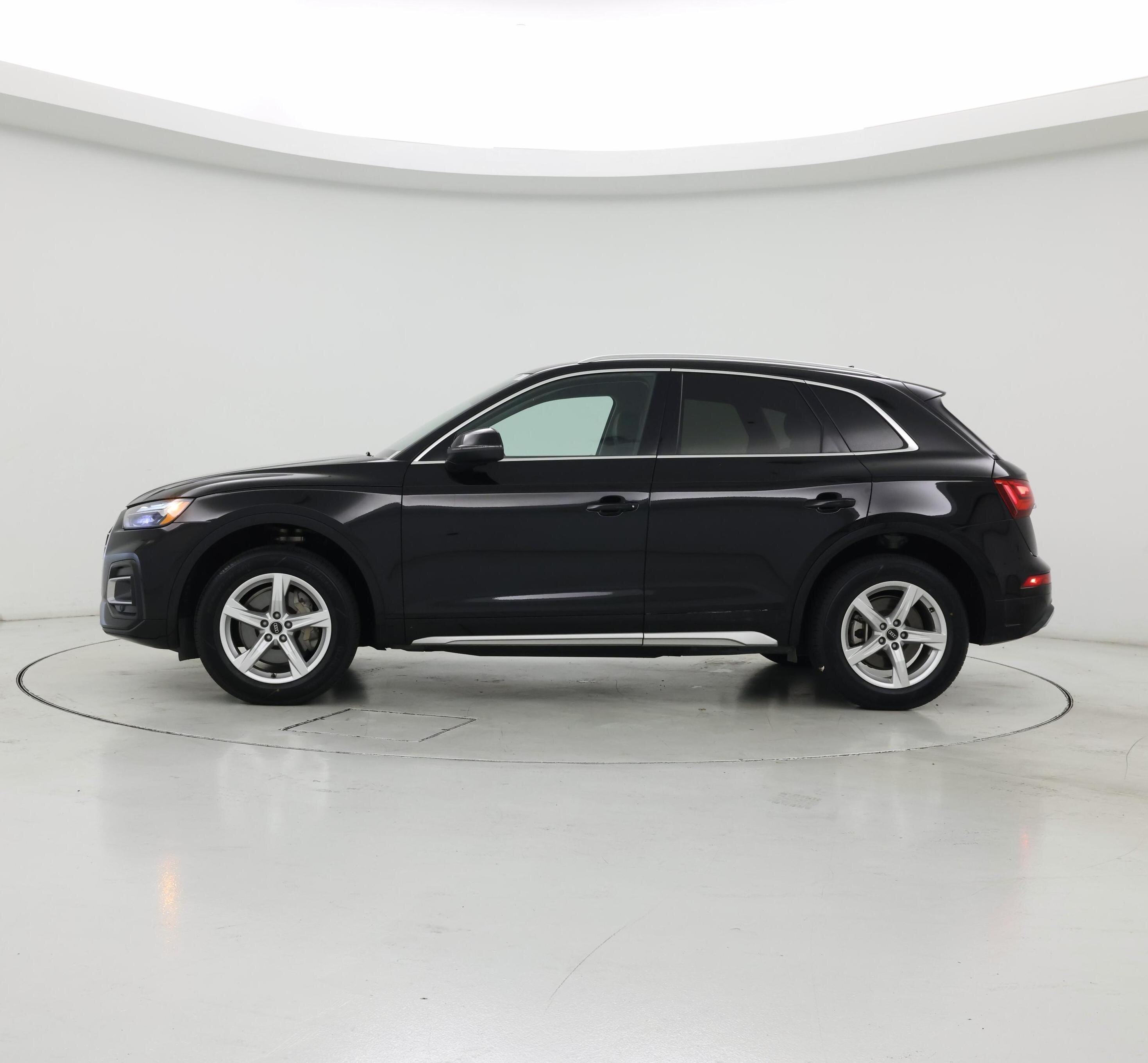 Thumbnail: 2023 Audi Q5 - 3