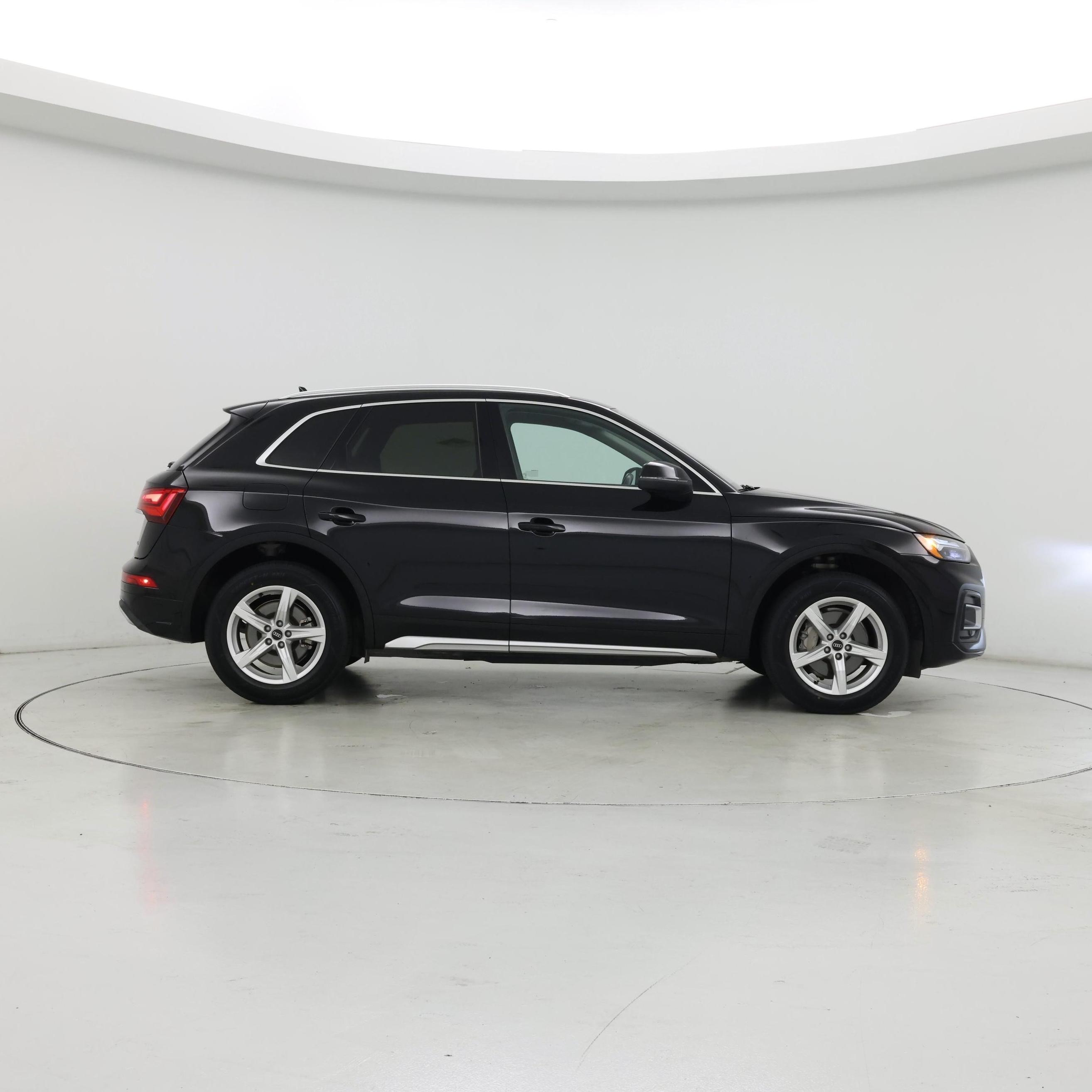 Thumbnail: 2023 Audi Q5 - 7
