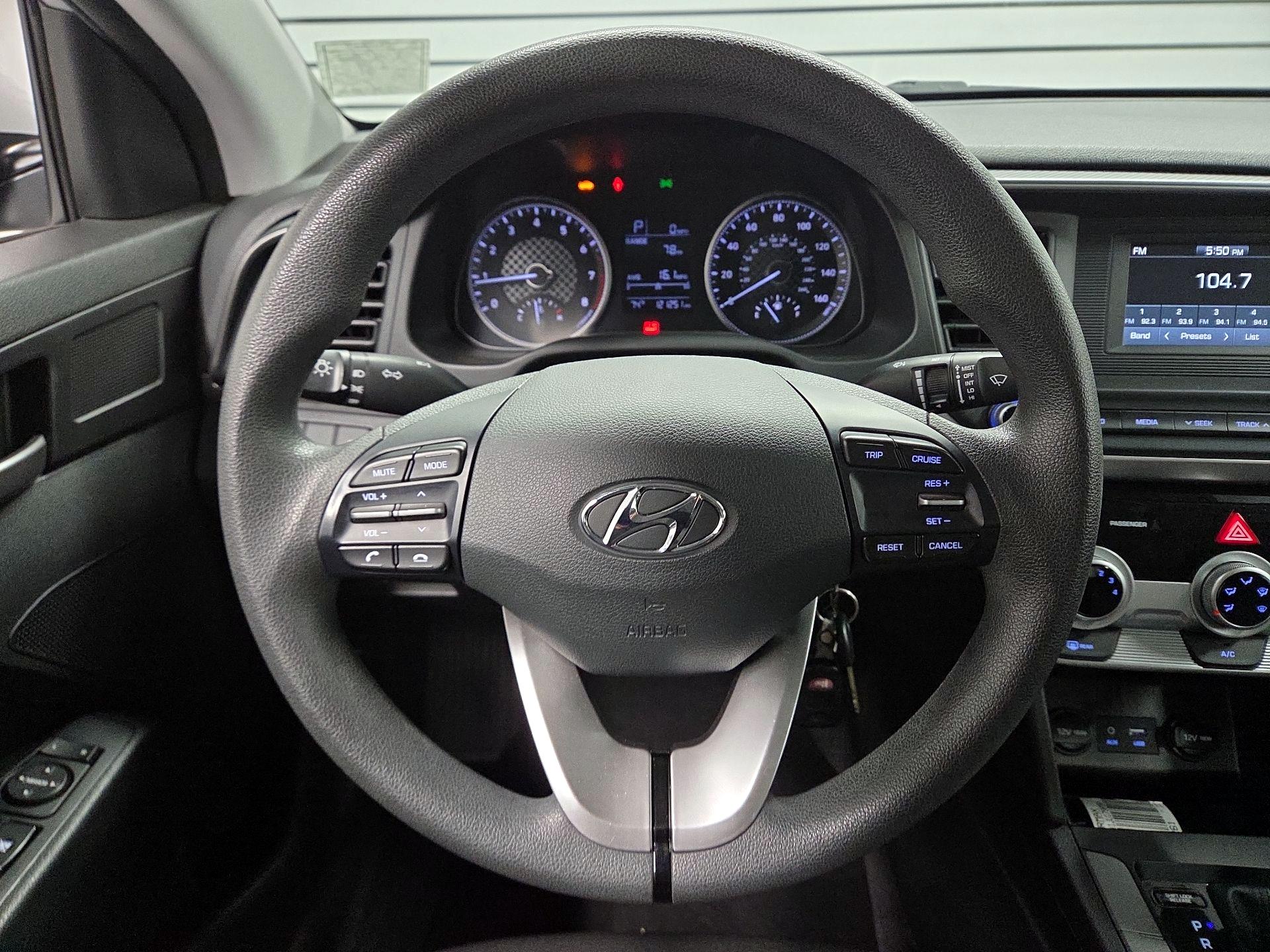 Thumbnail: 2019 Hyundai Elantra - 10