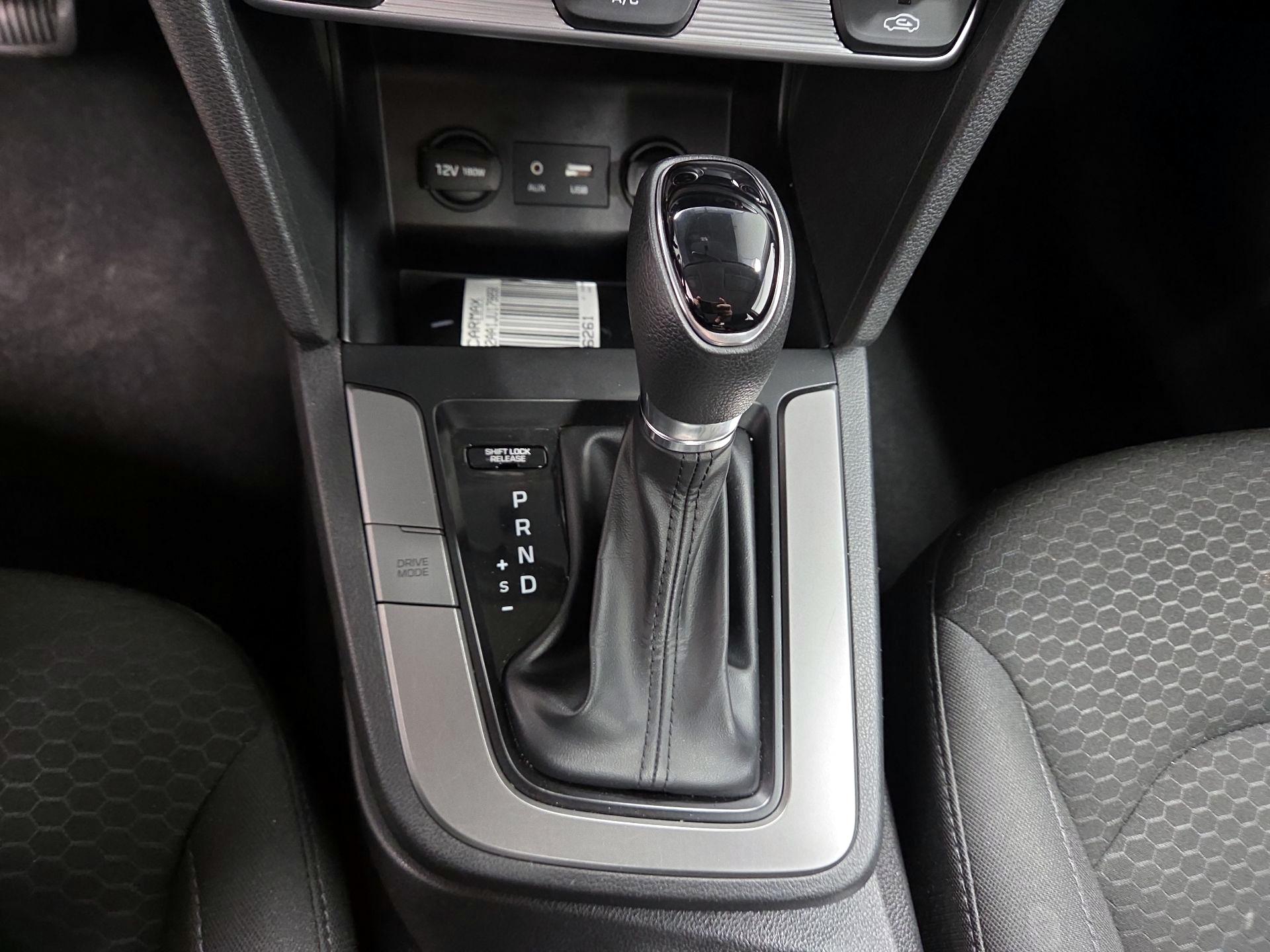 Thumbnail: 2019 Hyundai Elantra - 17