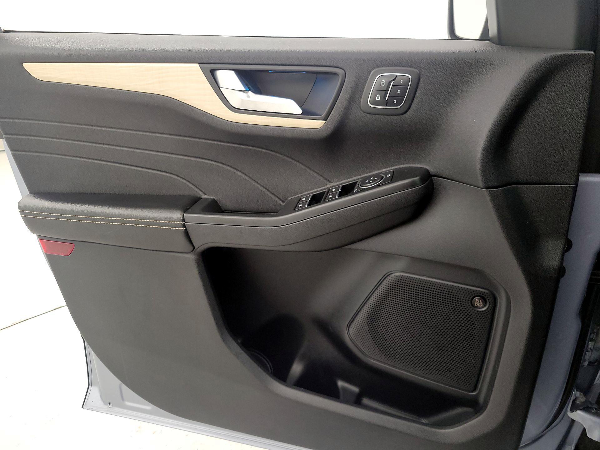 Thumbnail: 2022 Ford Escape - 12