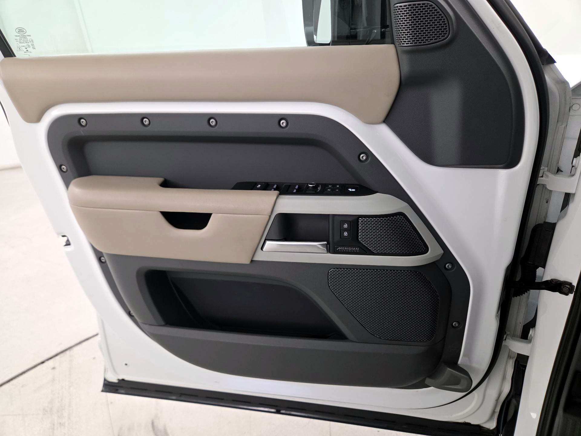 Thumbnail: 2022 Land Rover Defender - 12